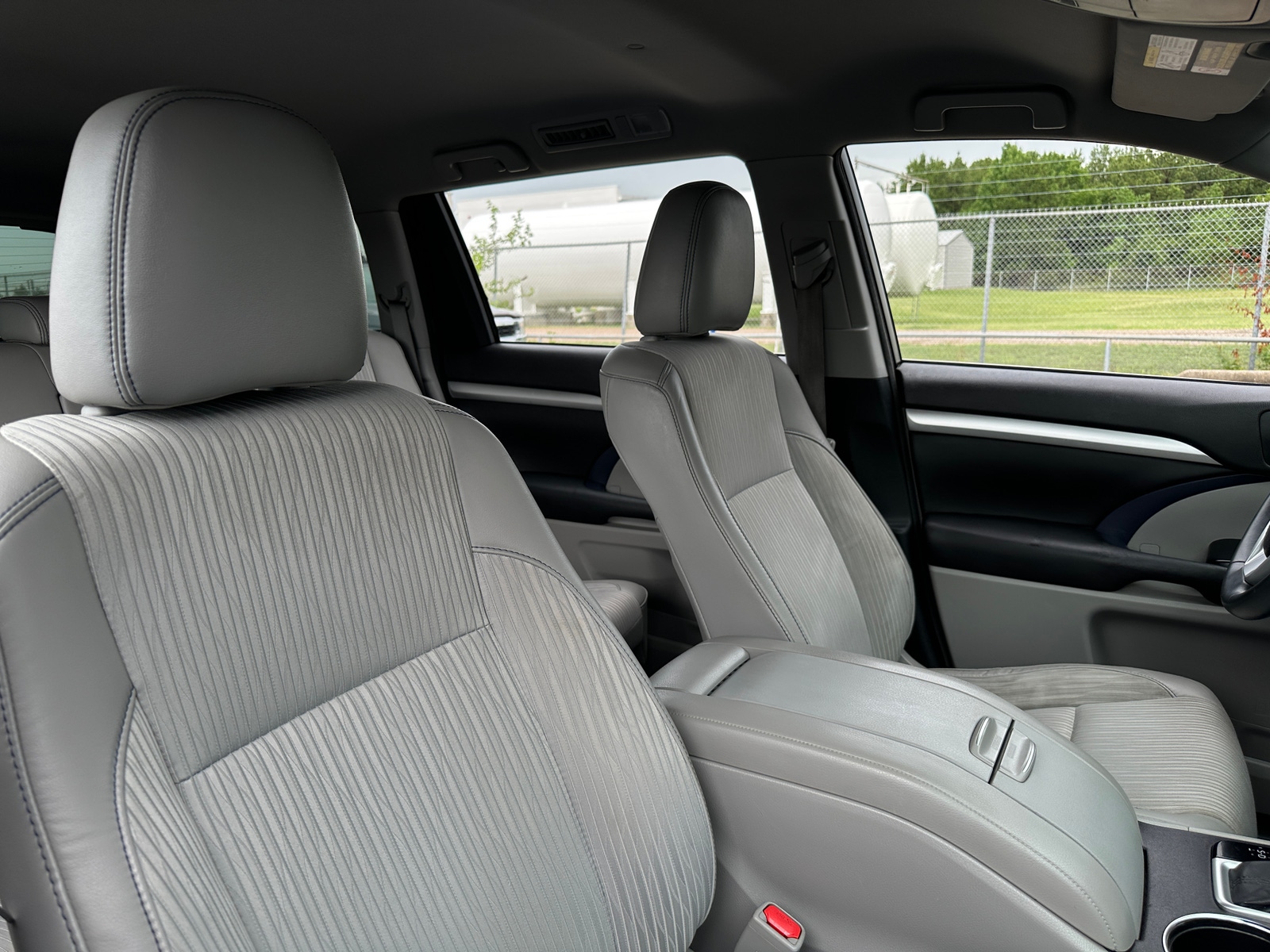 Thumbnail: 2016 Toyota Highlander - 2
