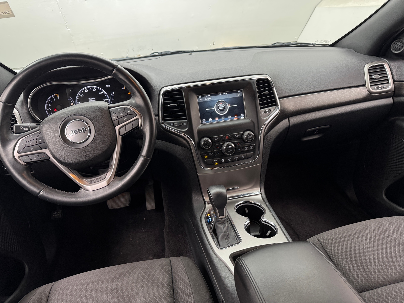 Thumbnail: 2018 Jeep Grand Cherokee - 3