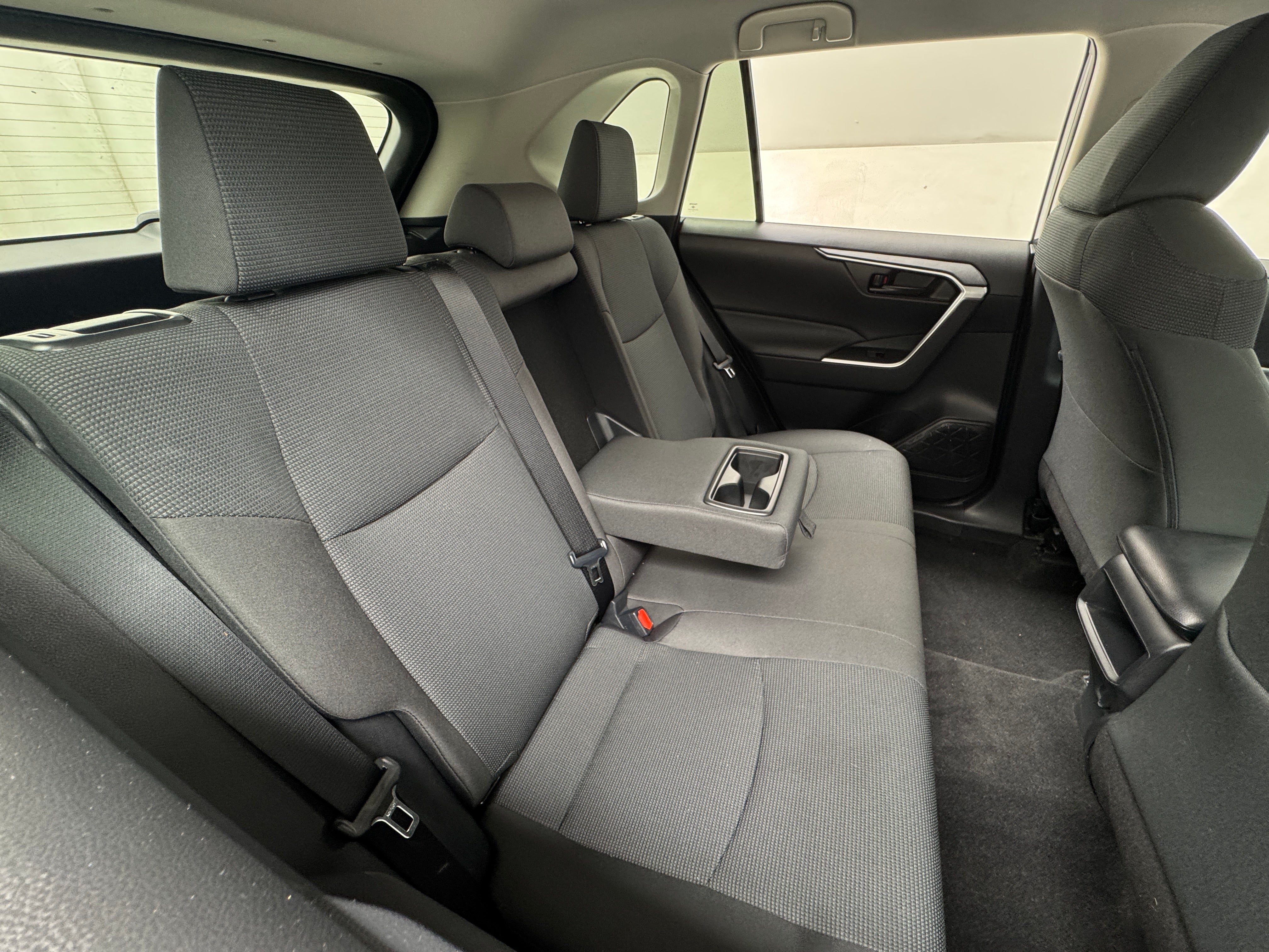 2021 Toyota RAV4 LE 6