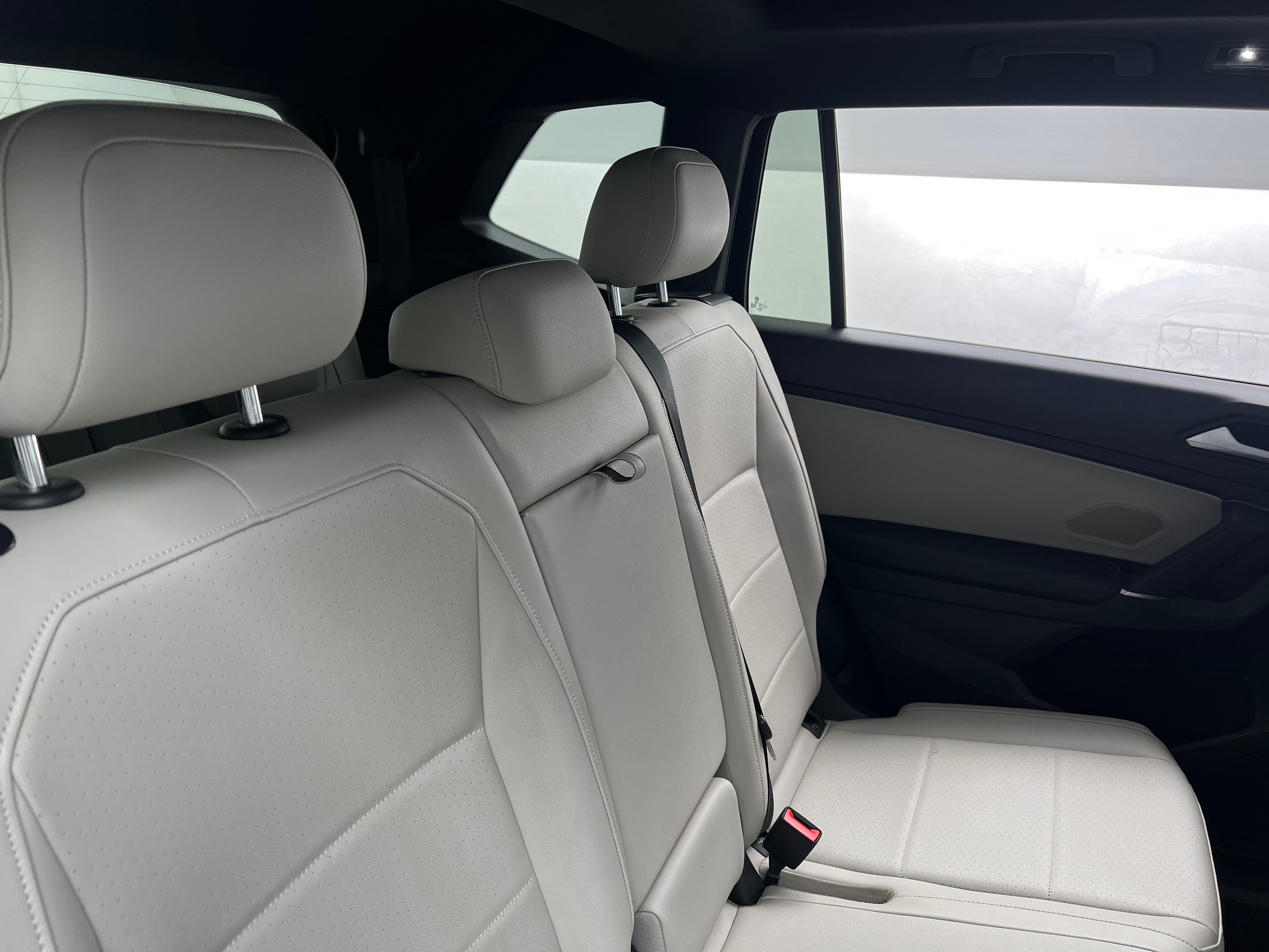 2020 Volkswagen Tiguan SE R-Line Black 5