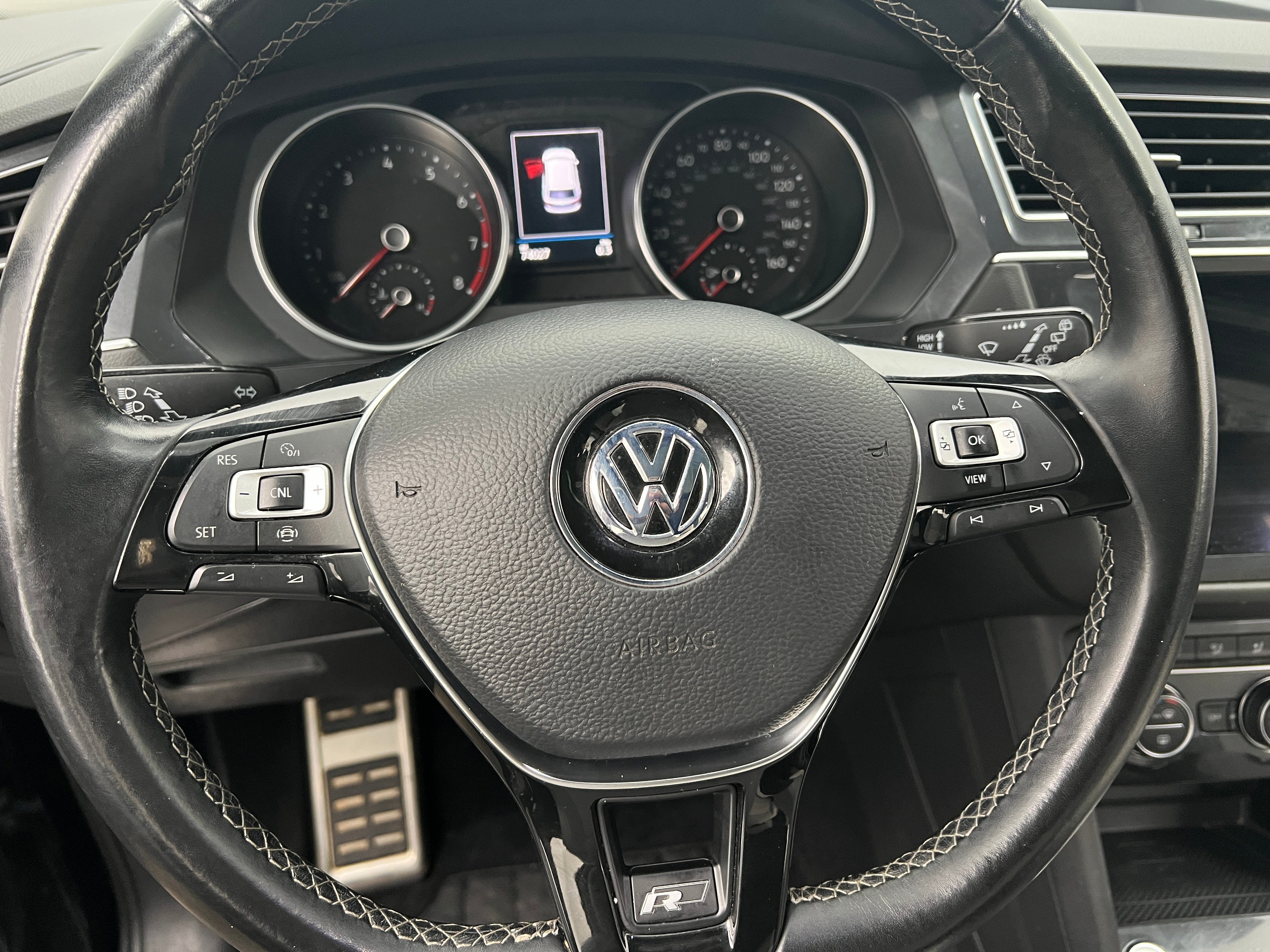 2020 Volkswagen Tiguan SE R-Line Black 4