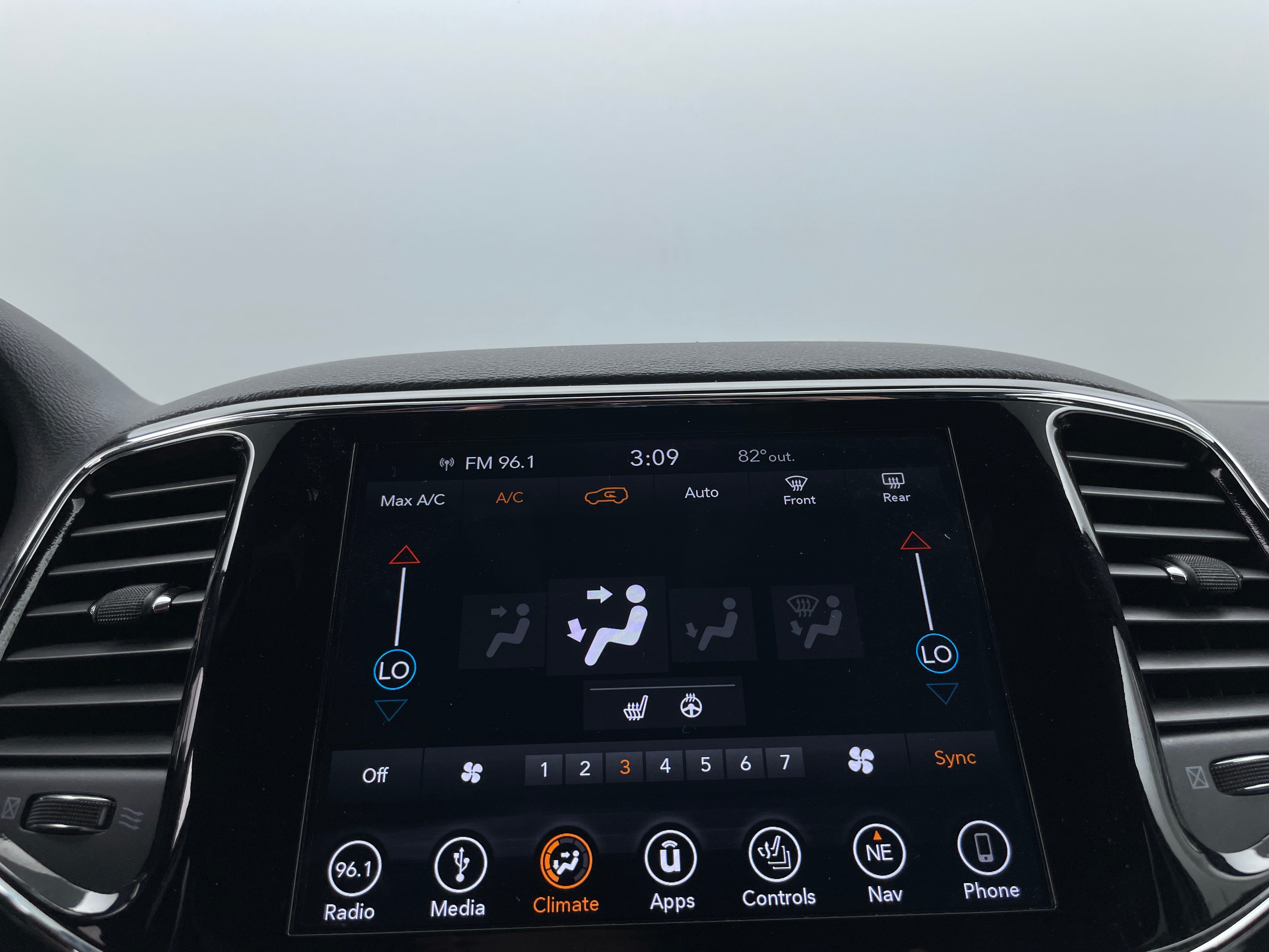 2019 Jeep Grand Cherokee Limited Edition 3