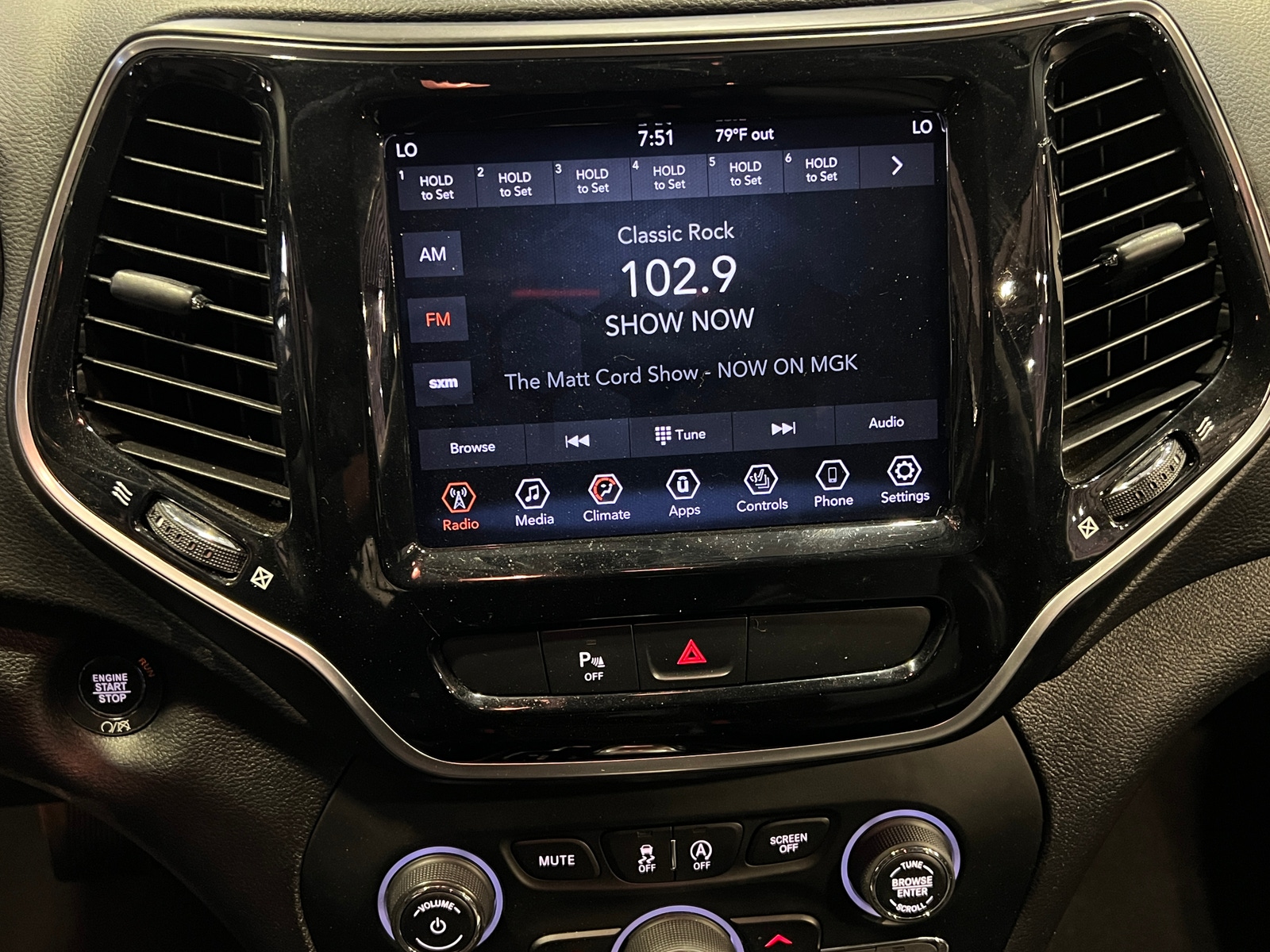 Thumbnail: 2019 Jeep Cherokee - 3
