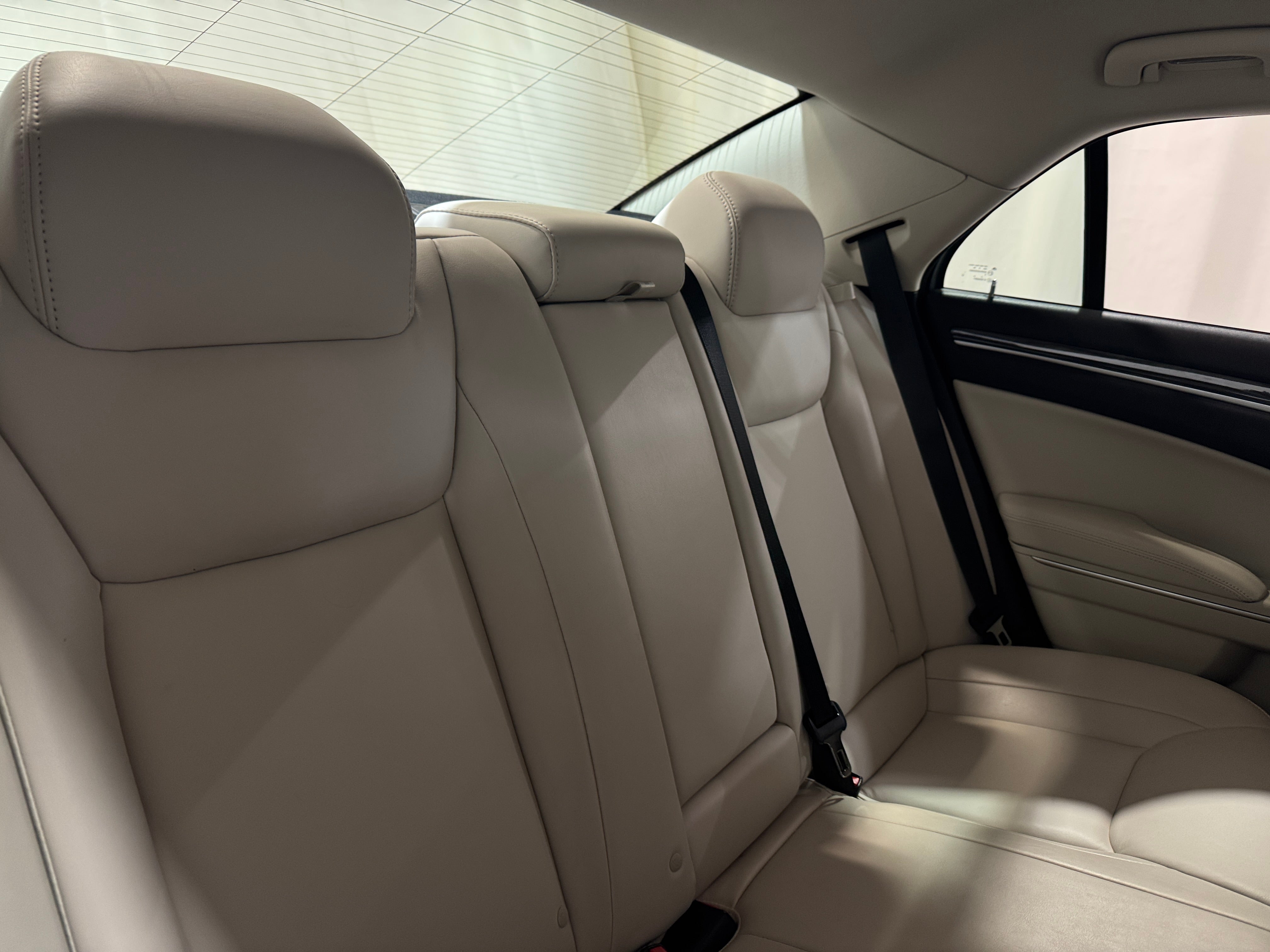 2019 Chrysler 300 Touring 5