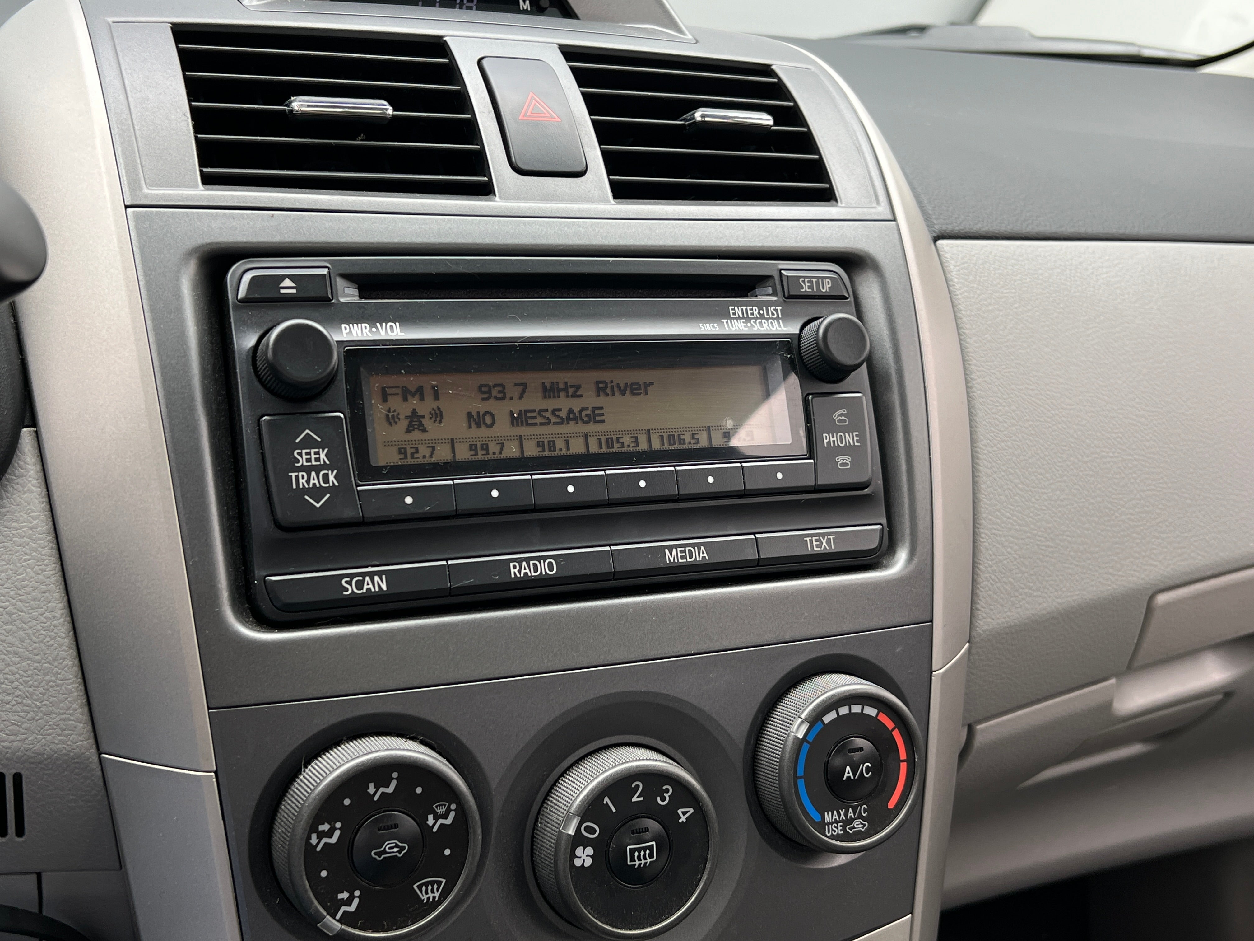 2012 Toyota Corolla LE 4