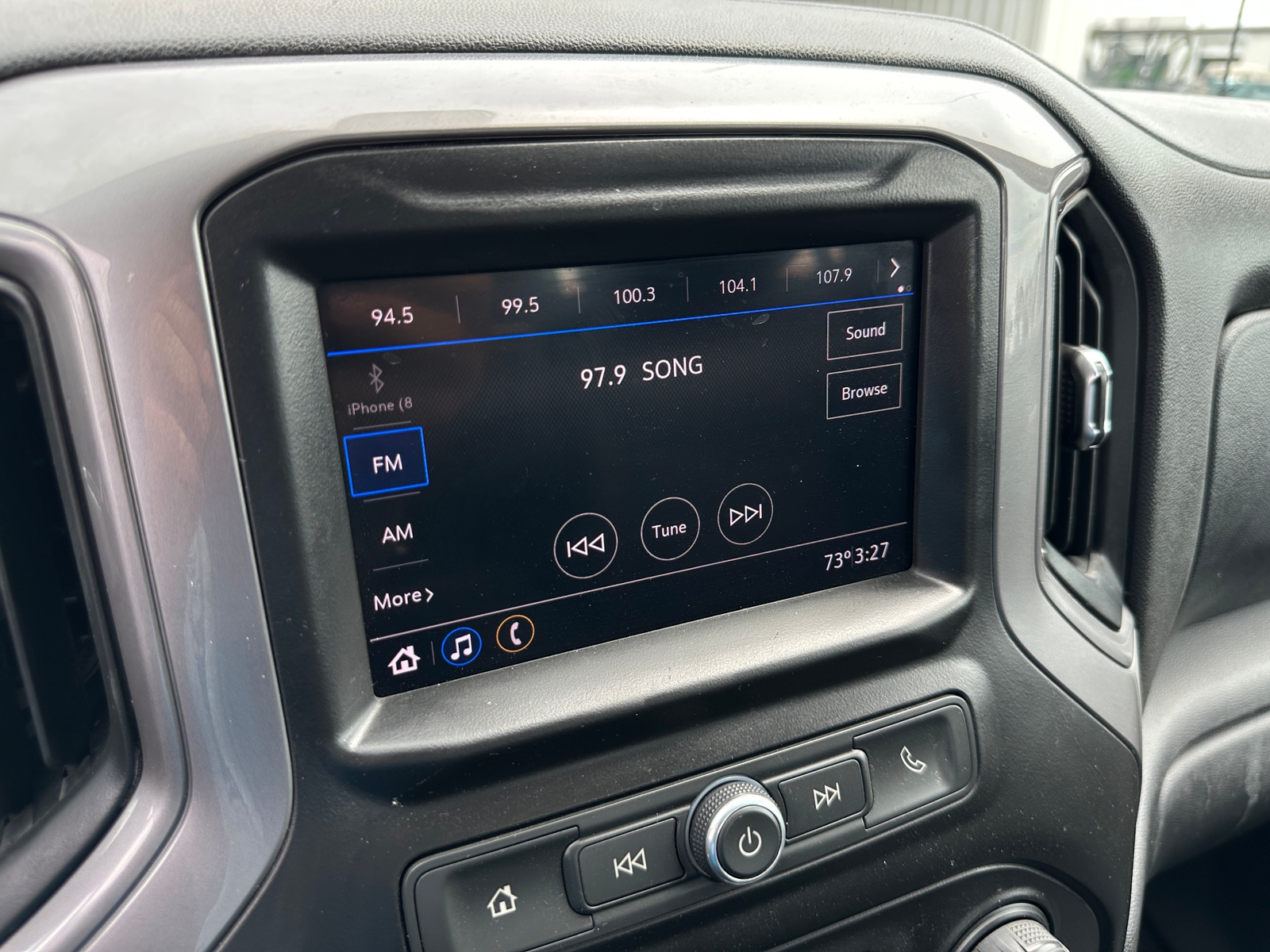 Thumbnail: 2020 Chevrolet Silverado 1500 - 3