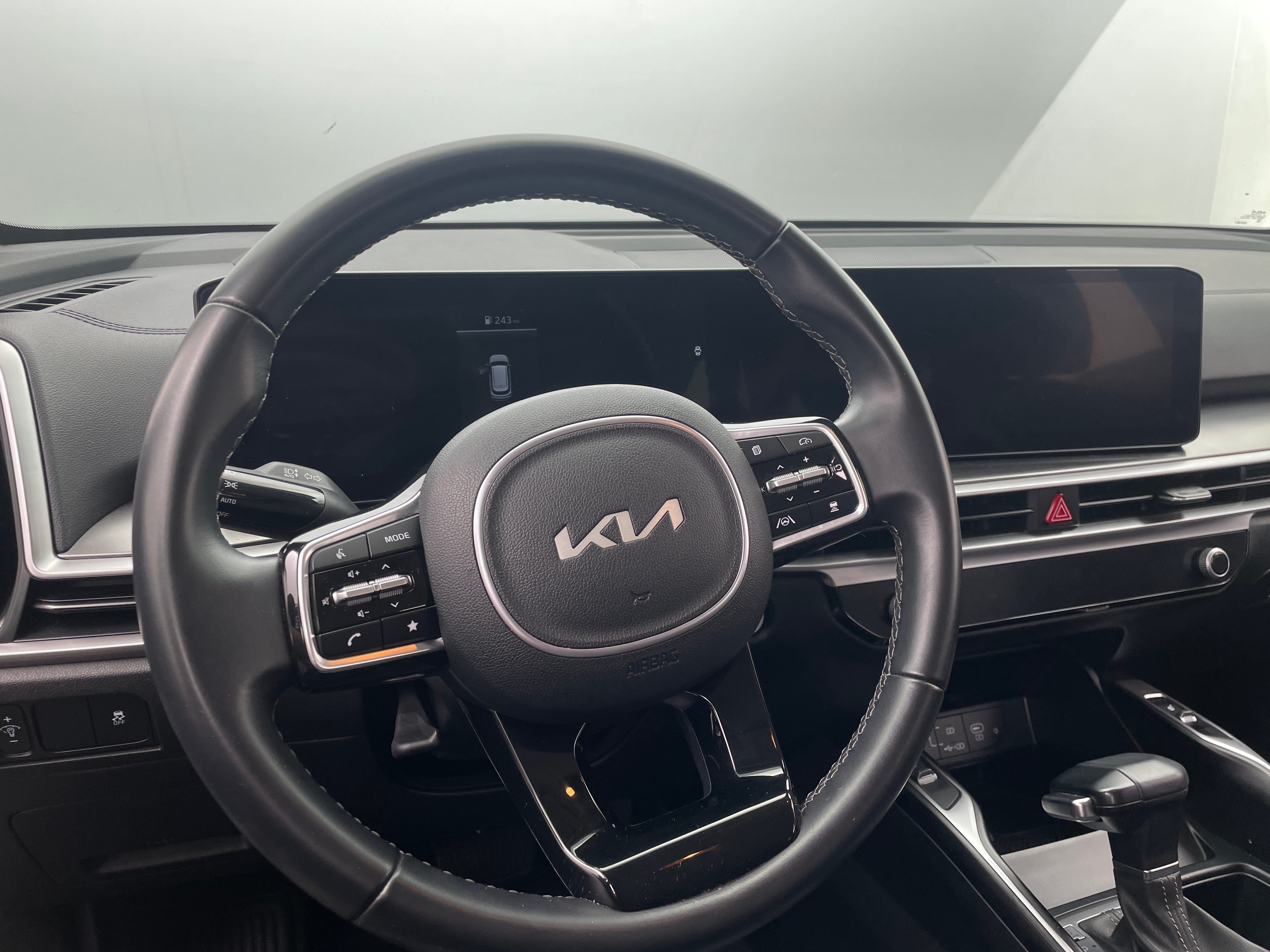 2024 Kia Sorento S 4