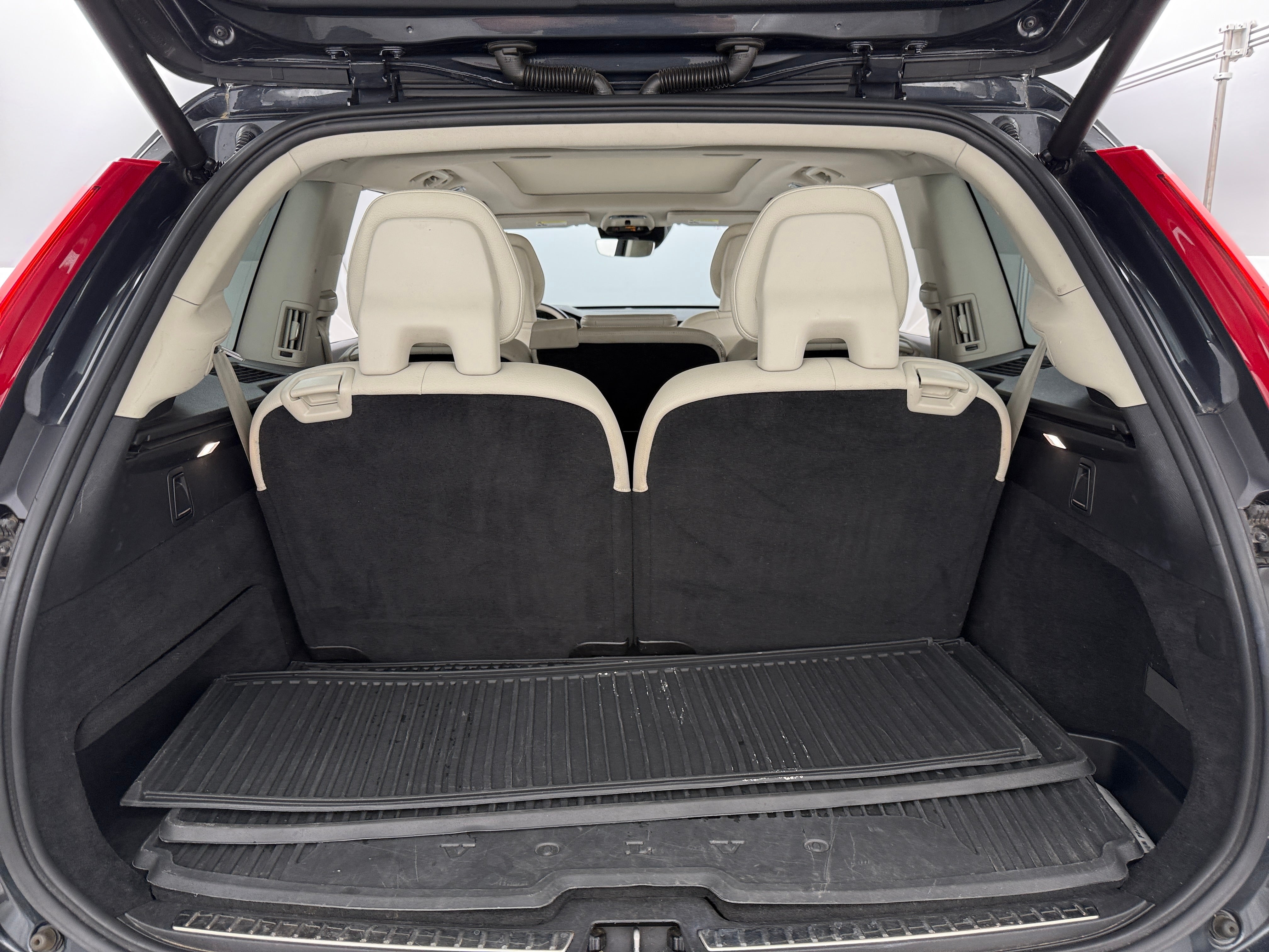 2017 Volvo XC90 T6 Momentum 6
