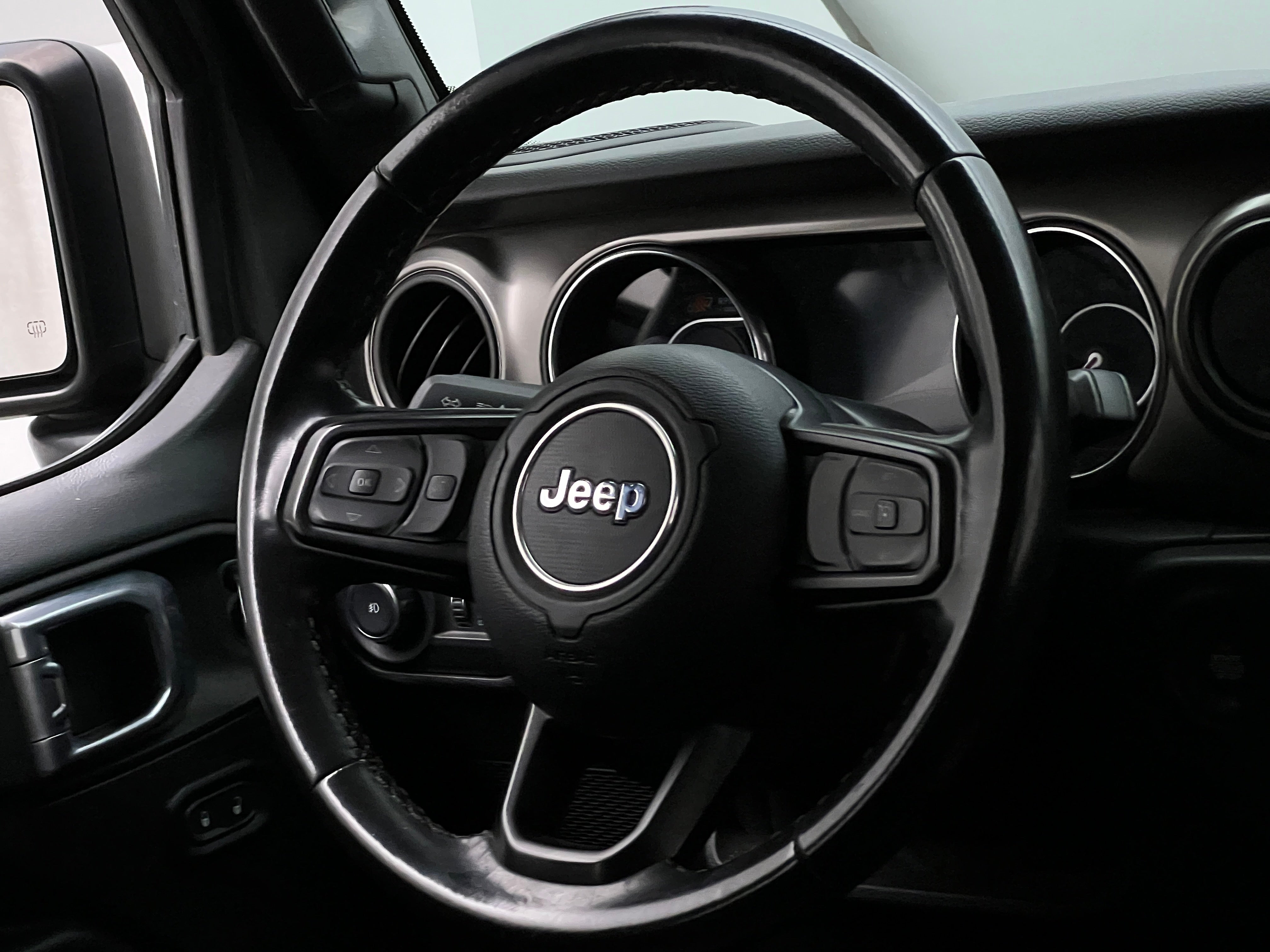 Thumbnail: 2021 Jeep Wrangler - 5
