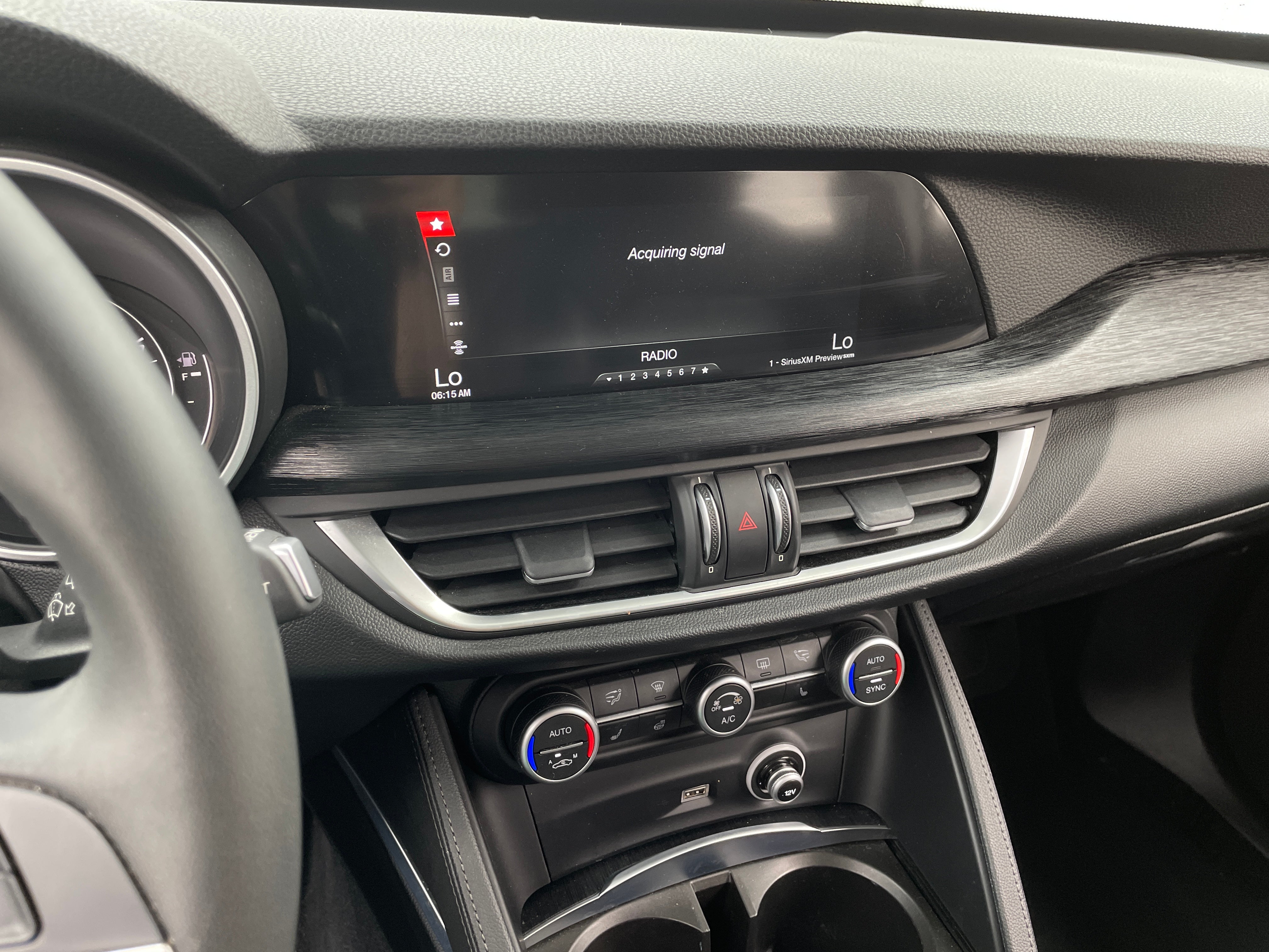 2019 Alfa Romeo Stelvio Base 3