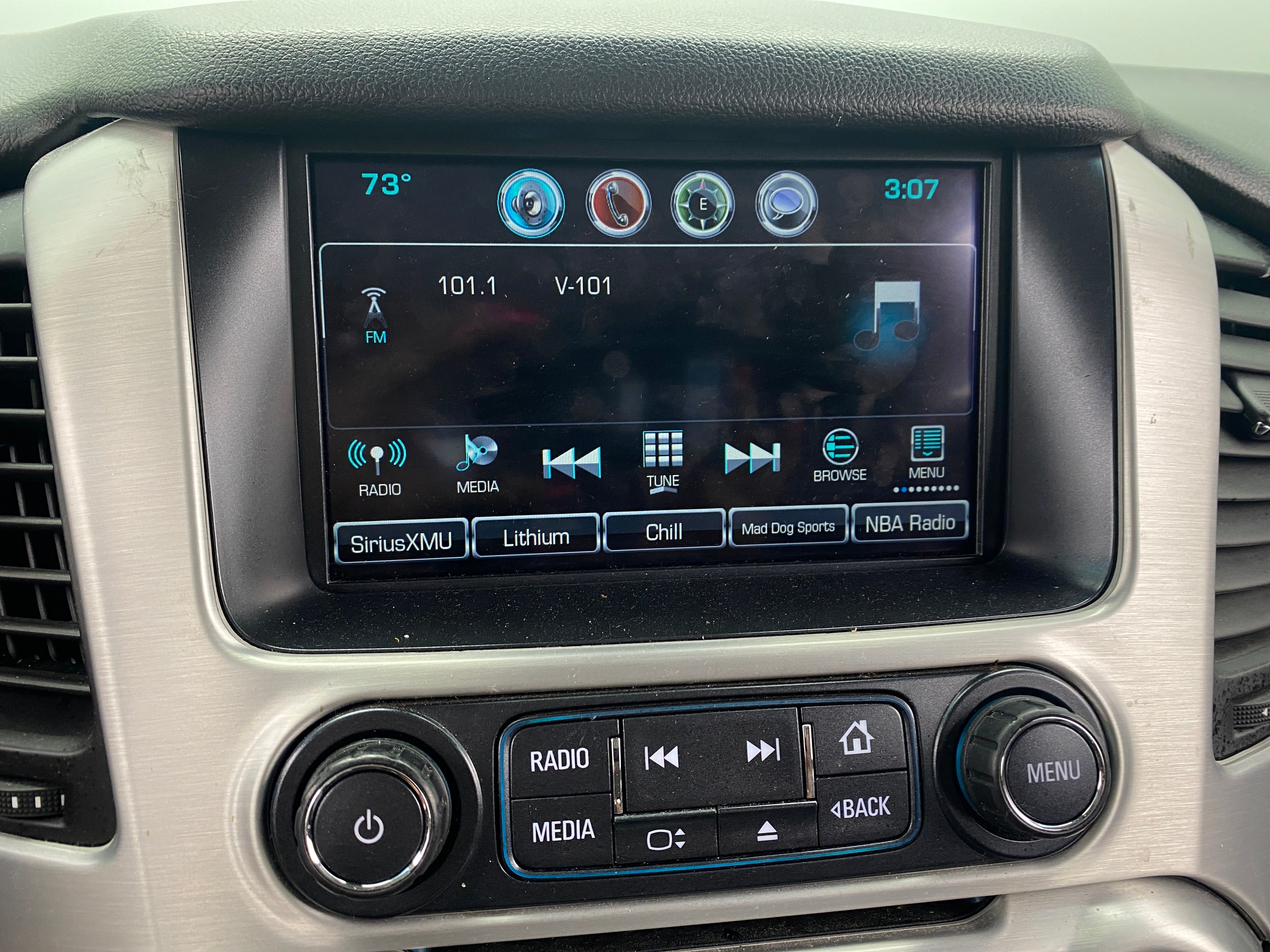 2017 GMC Yukon SLT 3