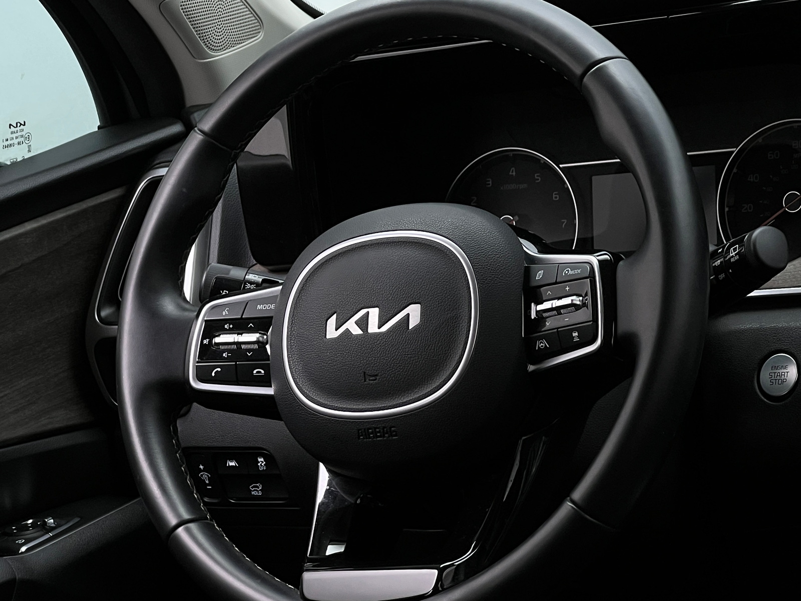 Thumbnail: 2022 Kia Sorento - 4