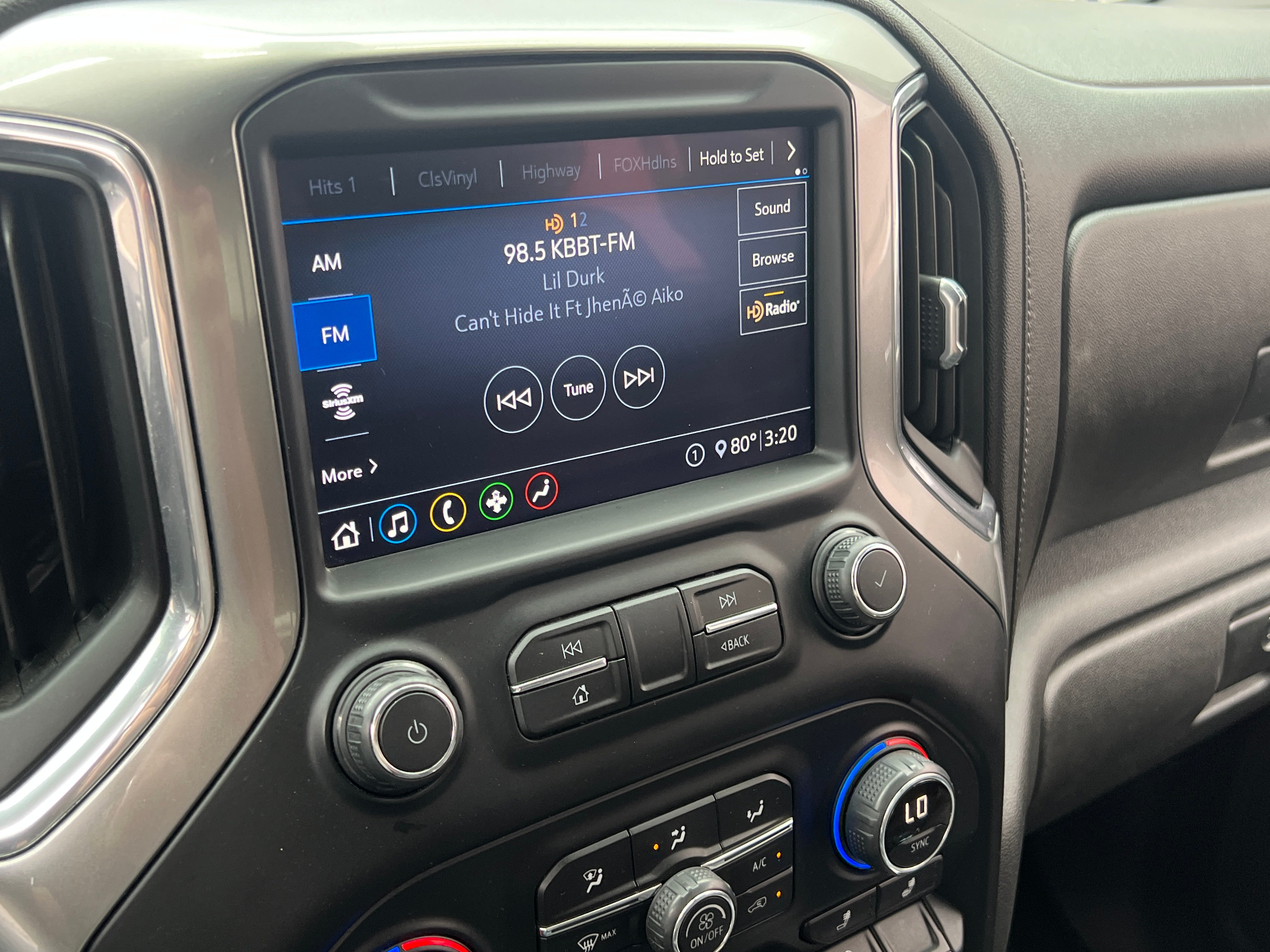 Thumbnail: 2020 Chevrolet Silverado 1500 - 3