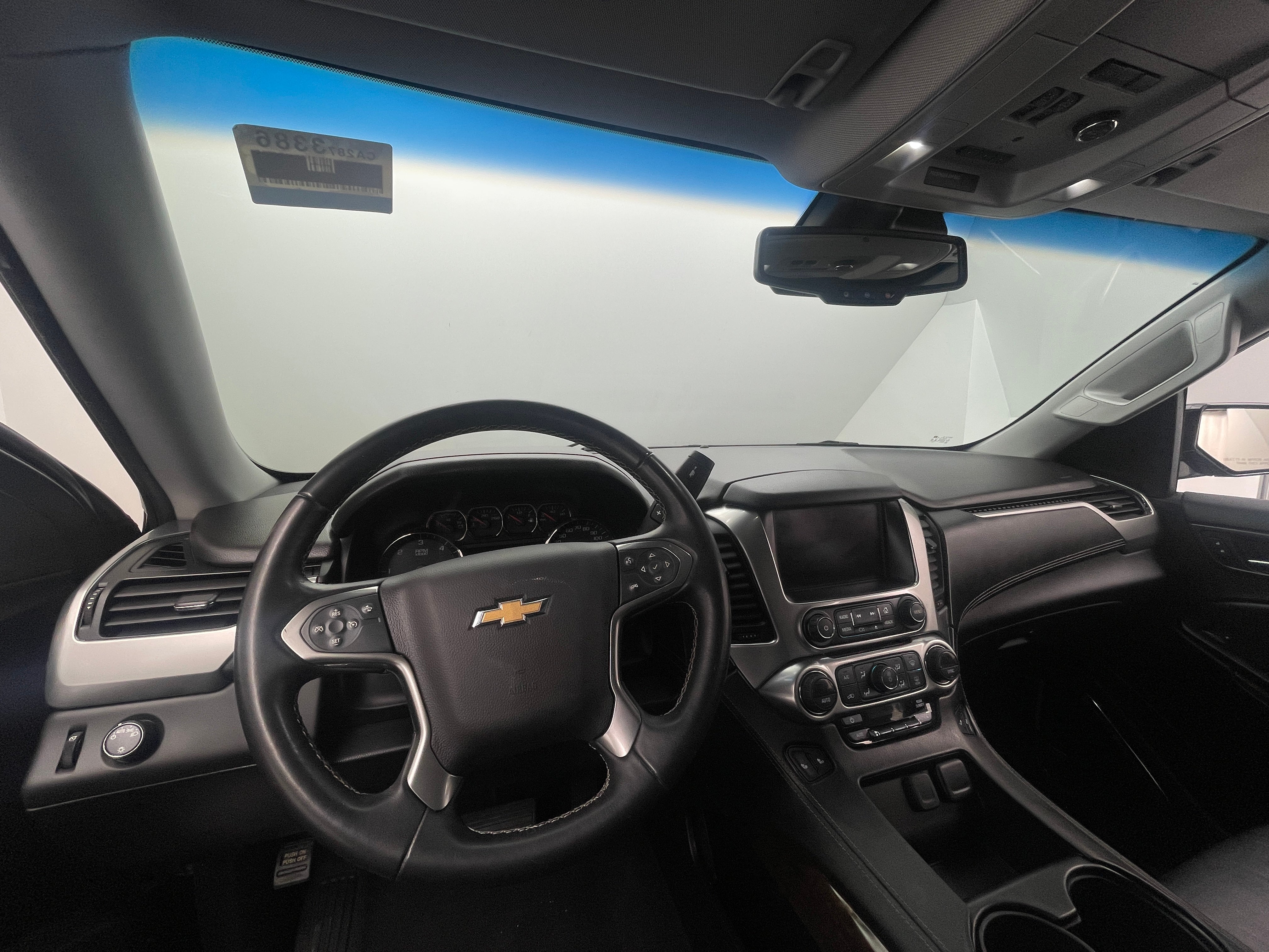 2019 Chevrolet Suburban LT 2