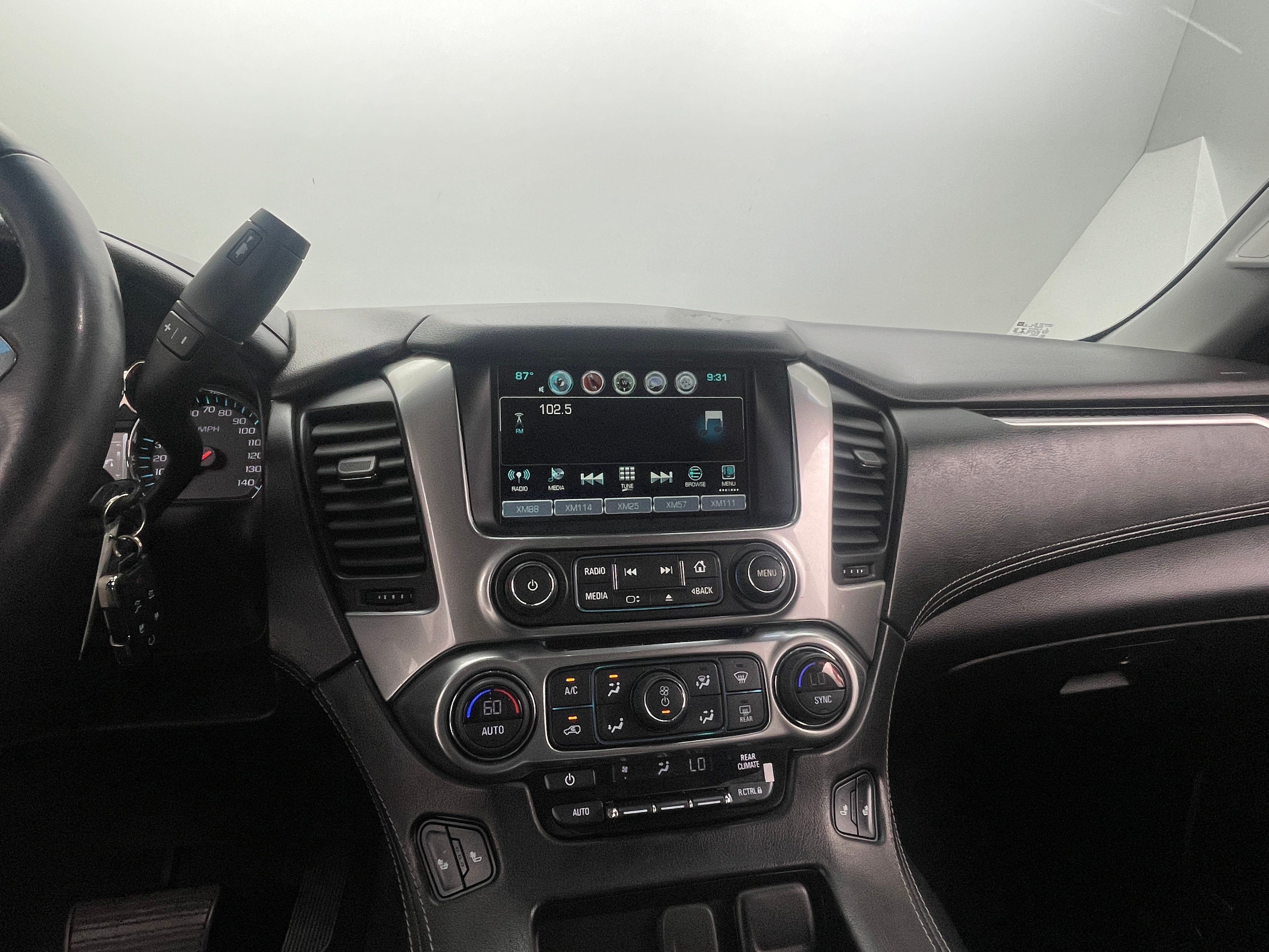 2019 Chevrolet Suburban LT 3