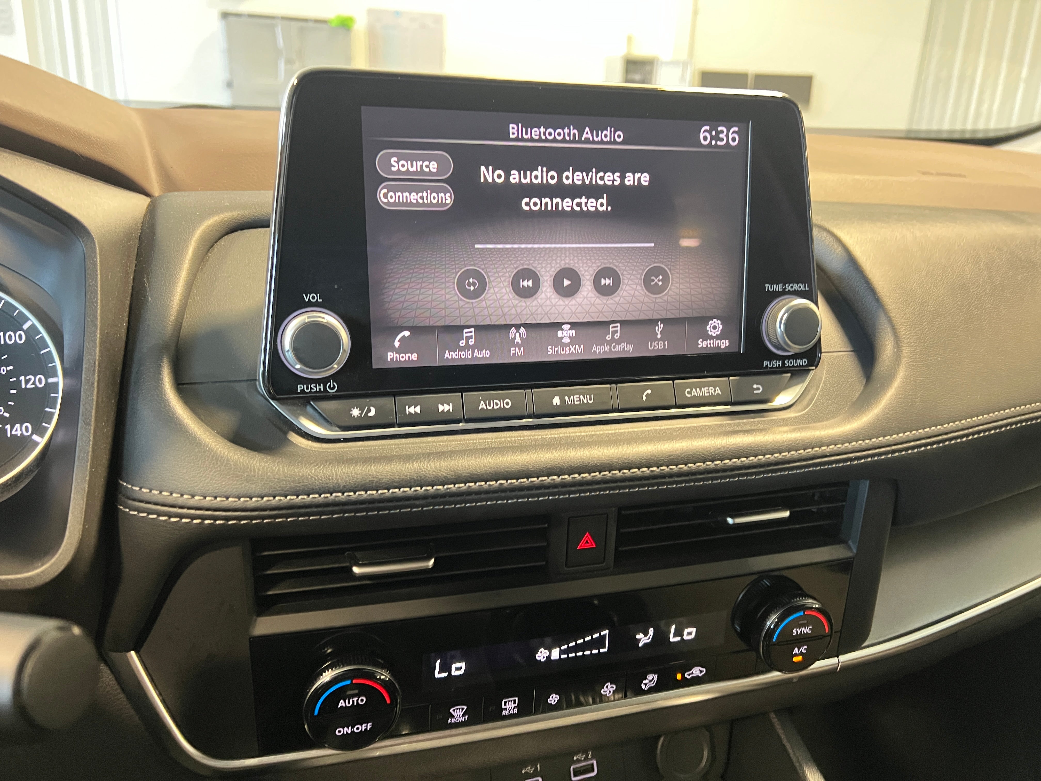 2023 Nissan Rogue SV 4