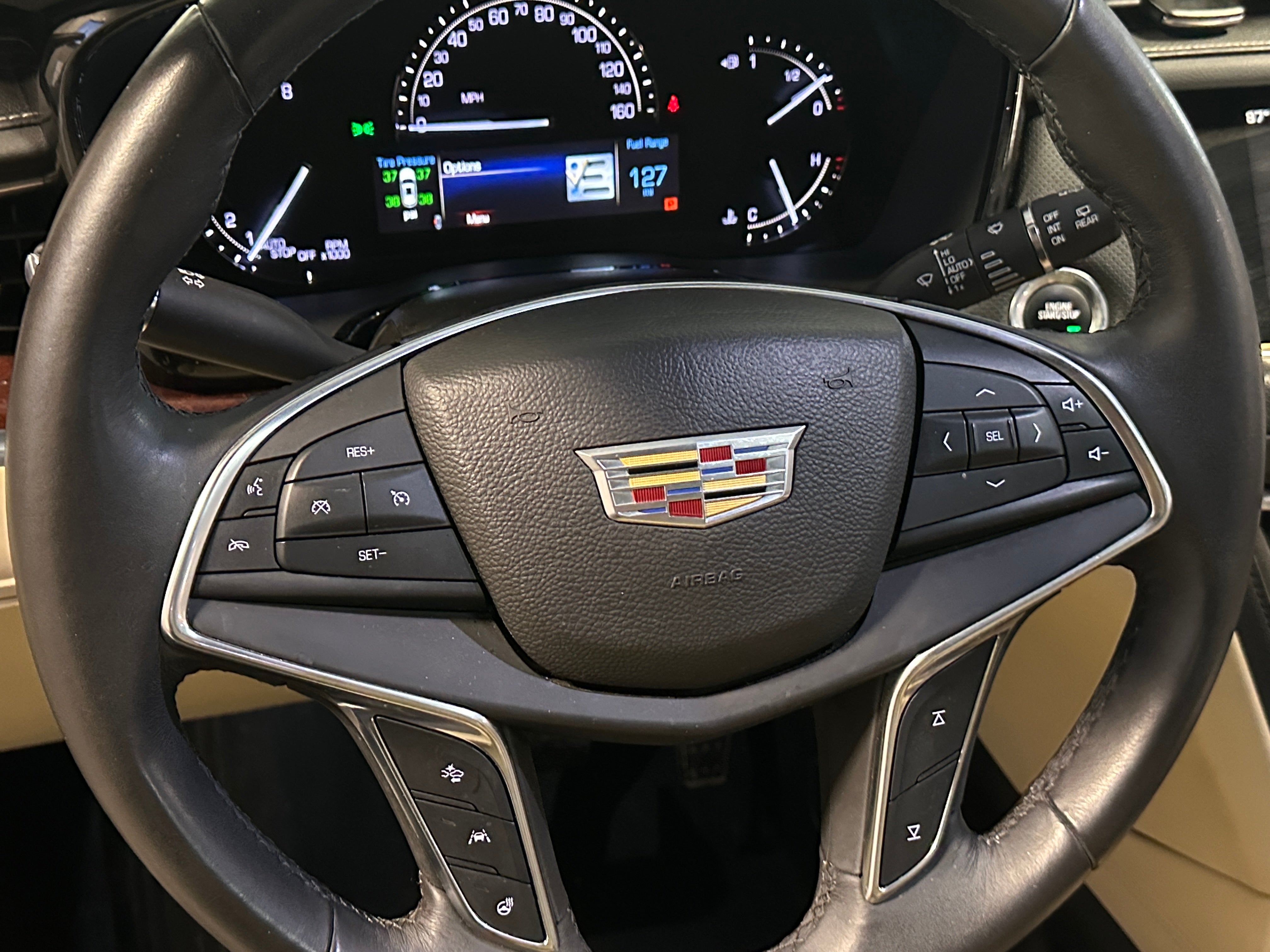 2017 Cadillac XT5 Luxury 4