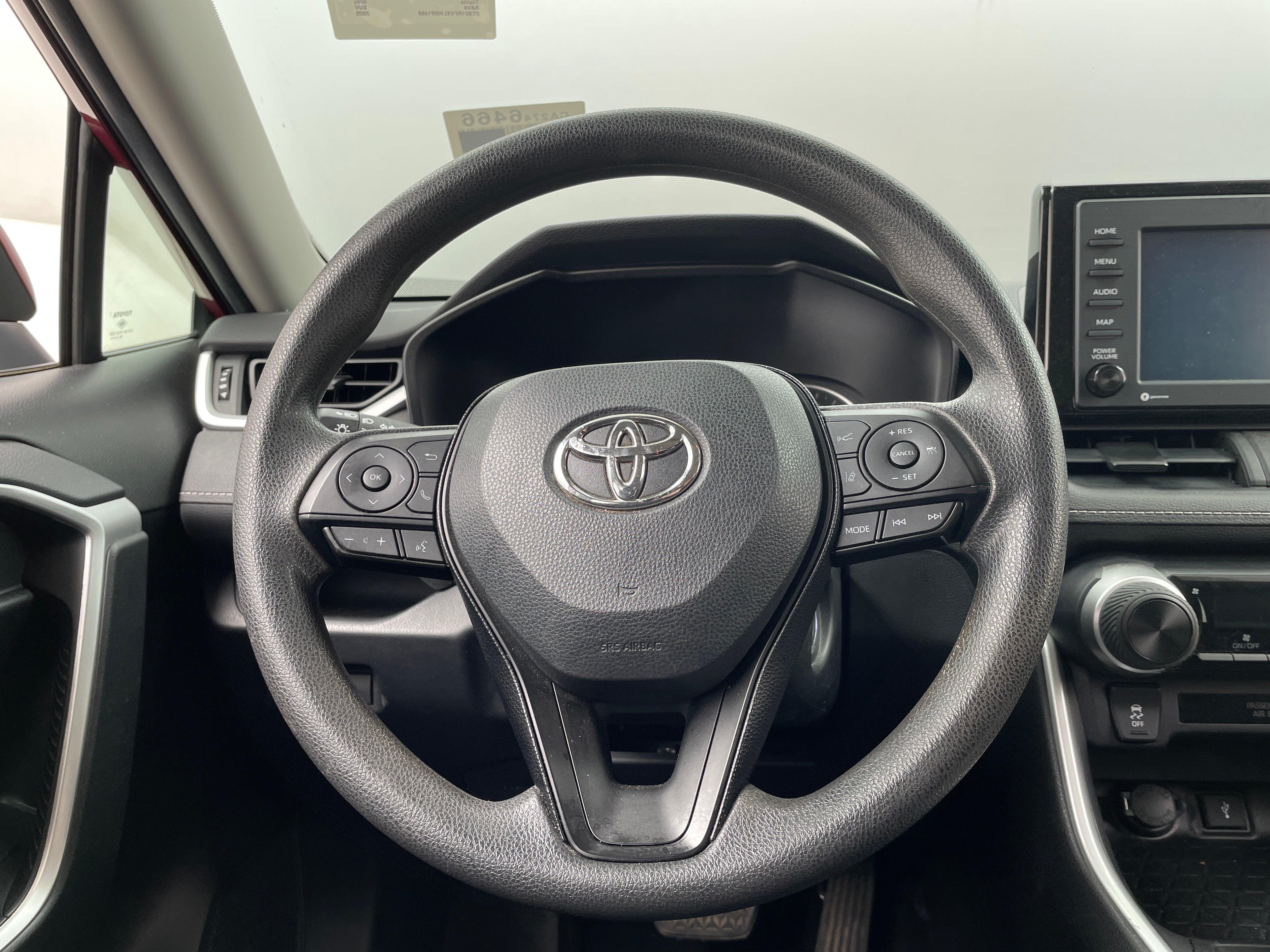 2020 Toyota RAV4 LE 5