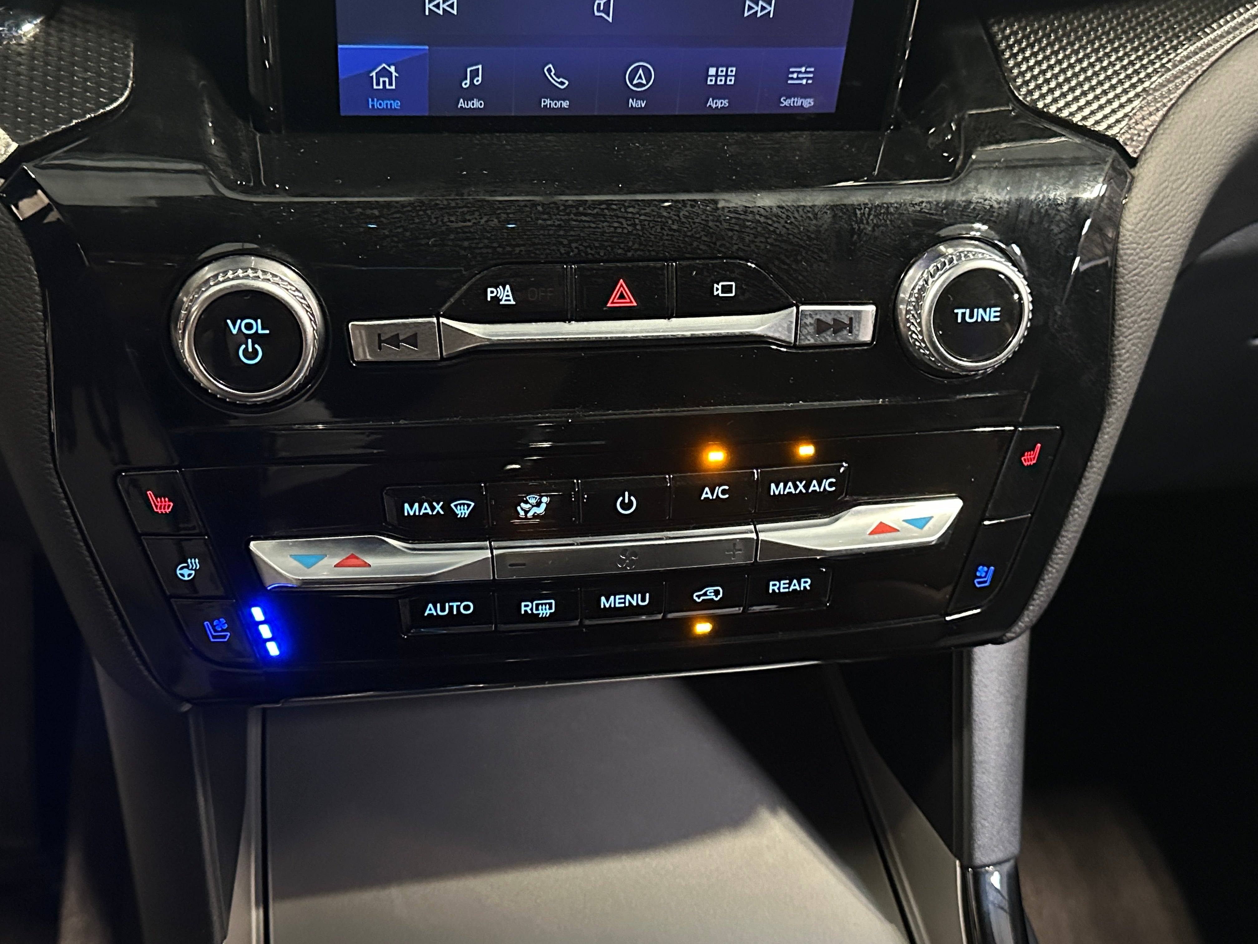 2023 Ford Explorer ST 3