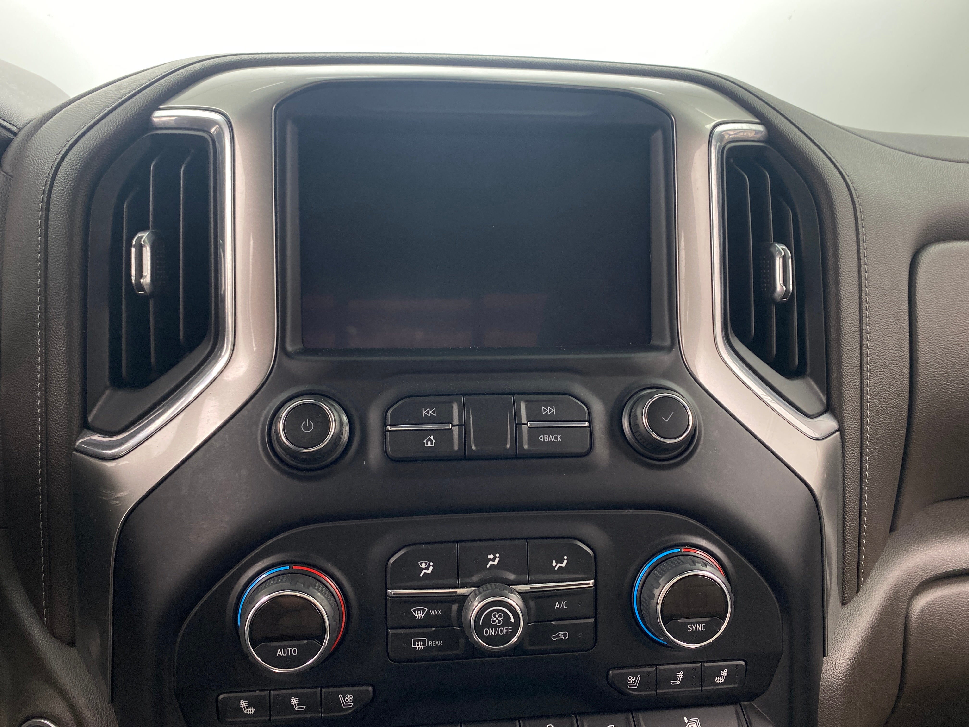 2019 Chevrolet Silverado 1500 LTZ 3