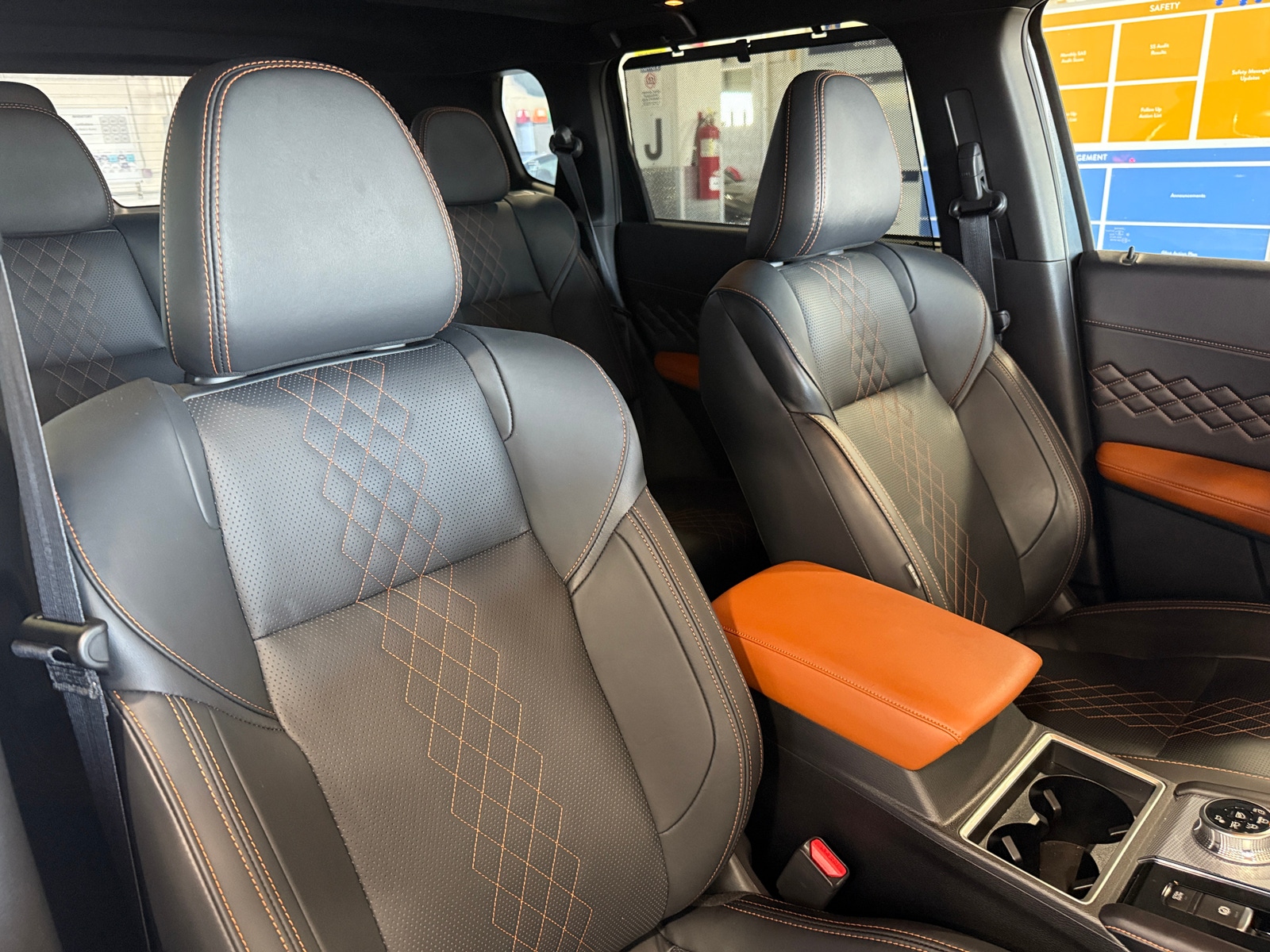 Thumbnail: 2024 Mitsubishi Outlander - 2