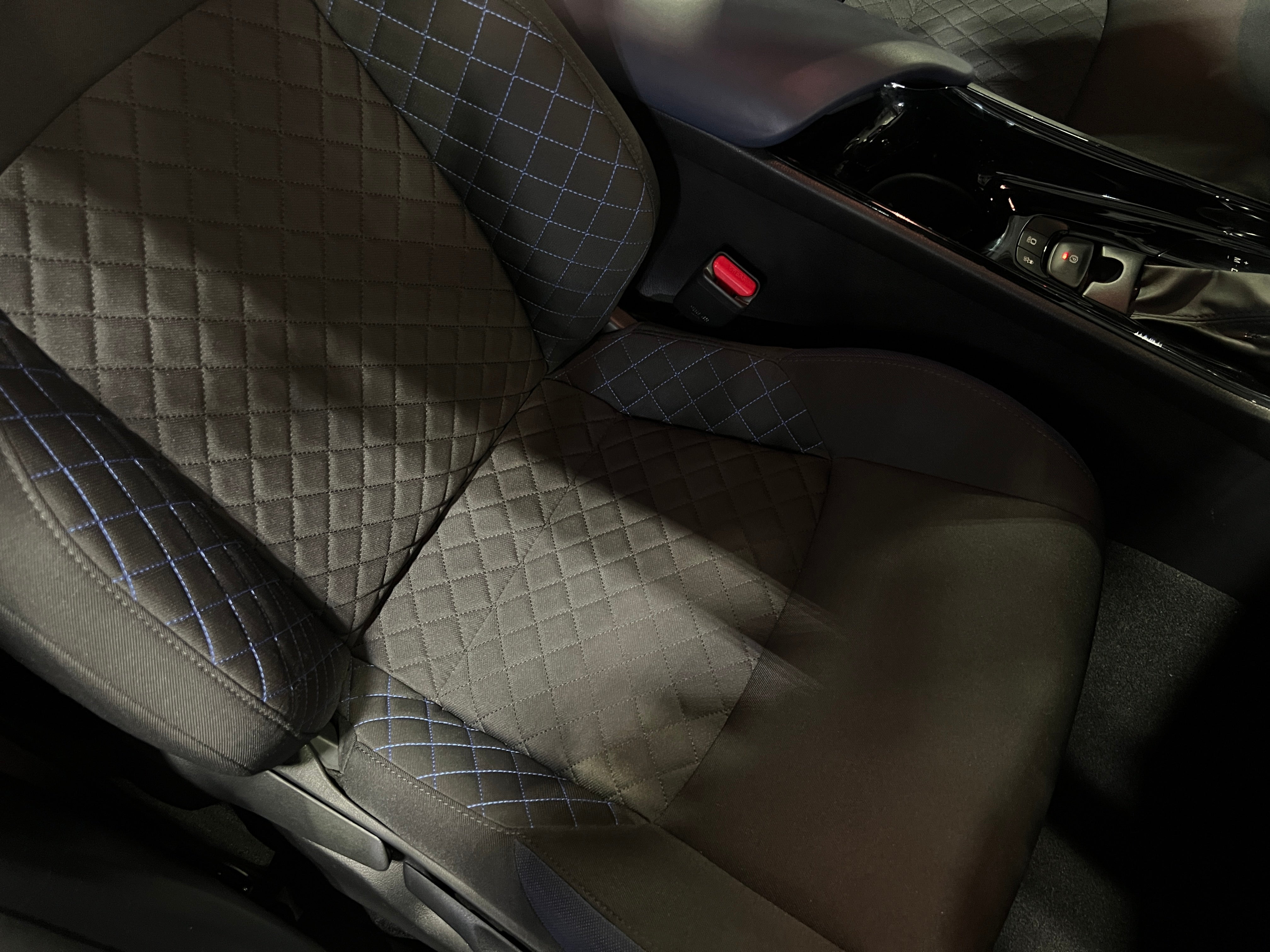 2021 Toyota C-HR XLE 2