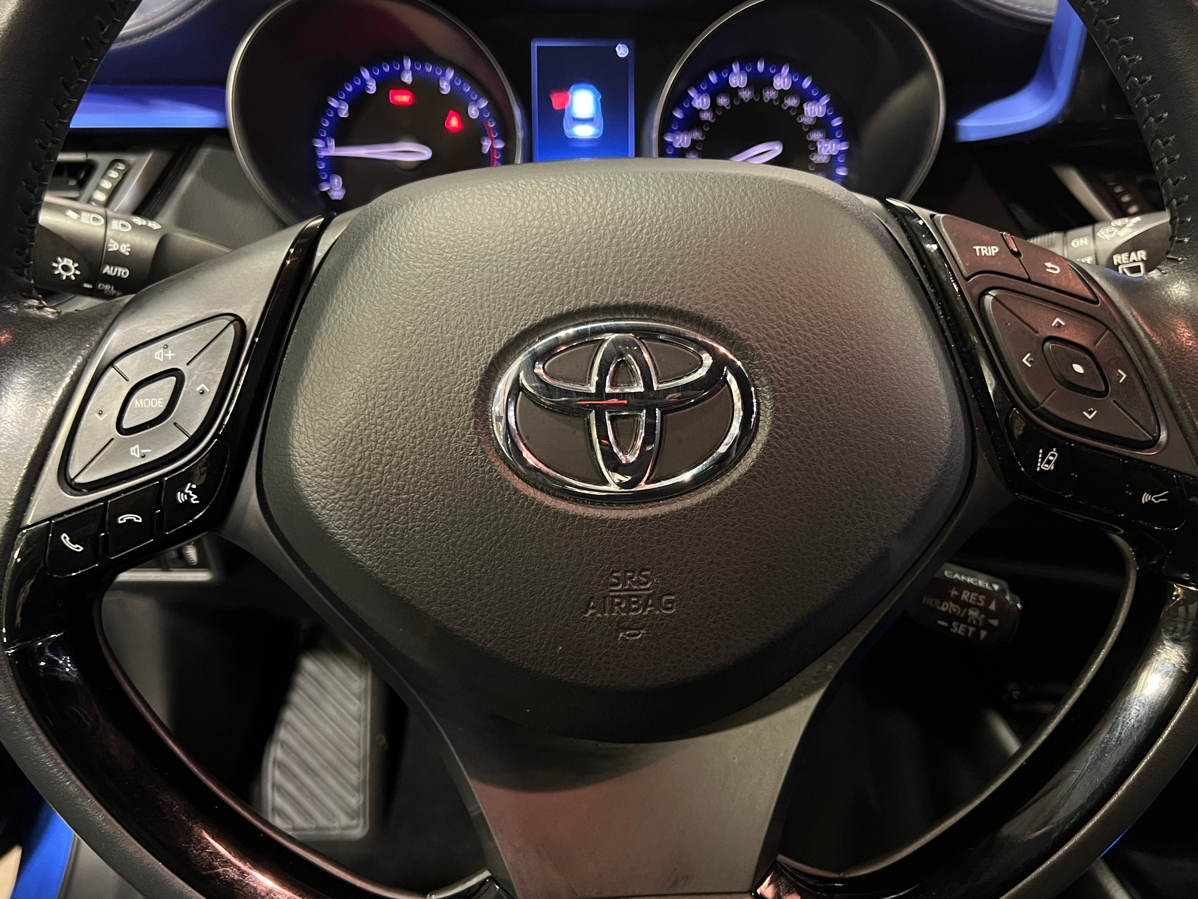 2021 Toyota C-HR XLE 5