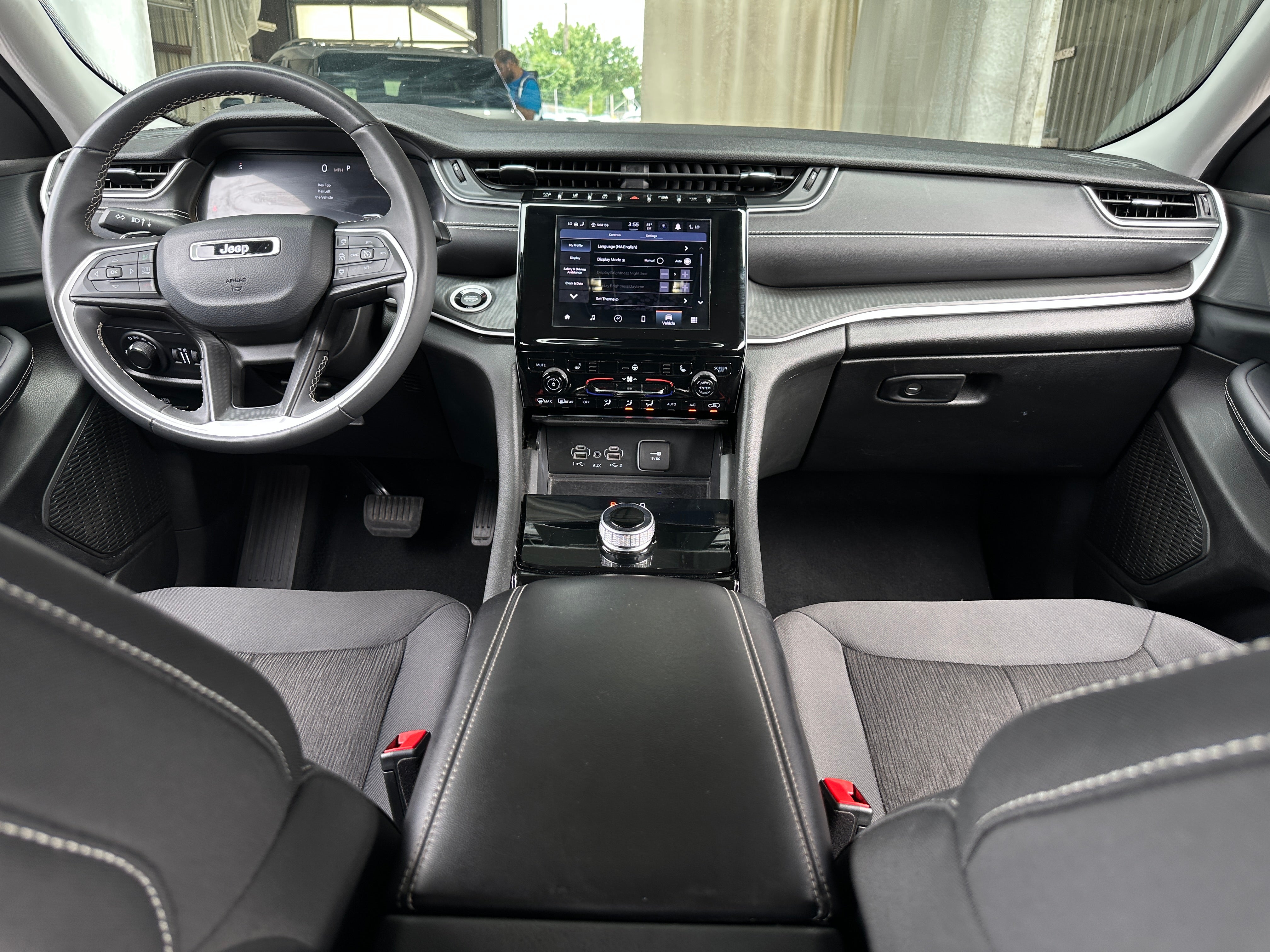 2023 Jeep Grand Cherokee L Laredo 3