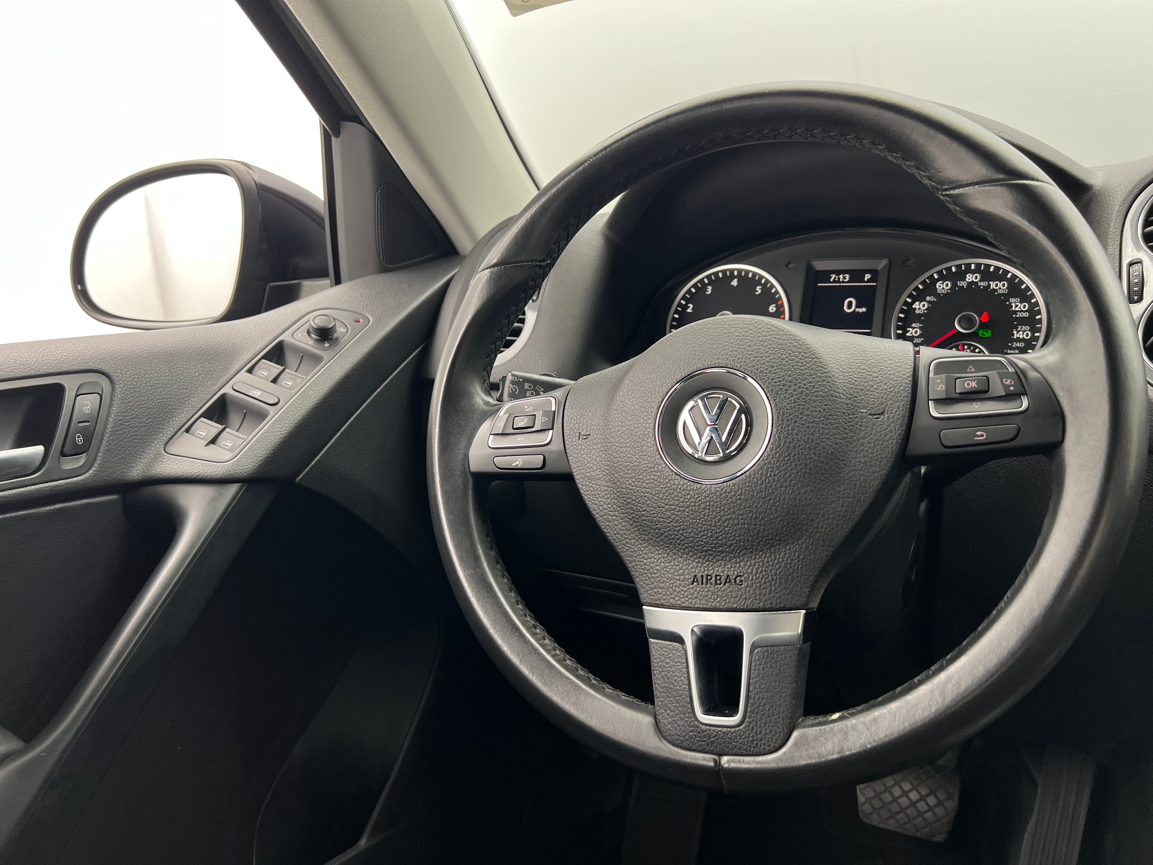 2016 Volkswagen Tiguan 2.0T 4