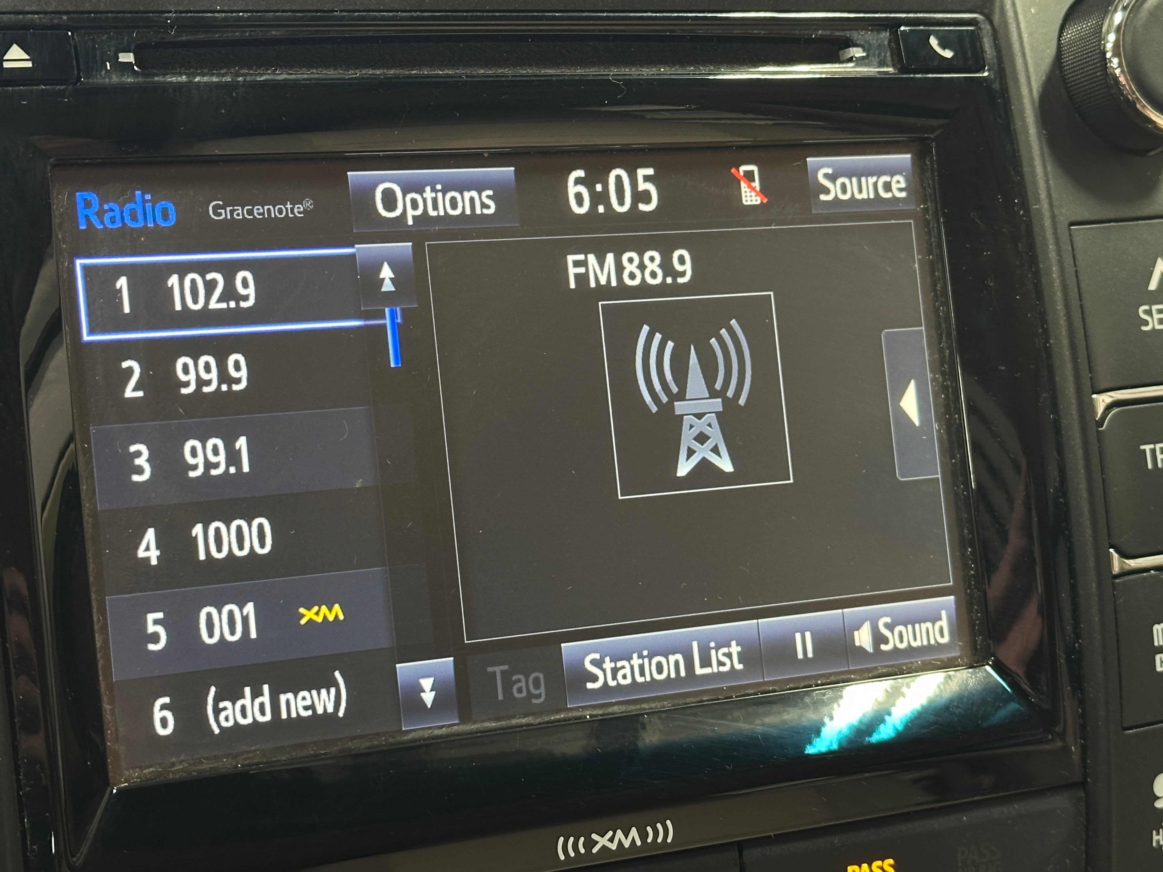 2016 Toyota Camry XLE 3