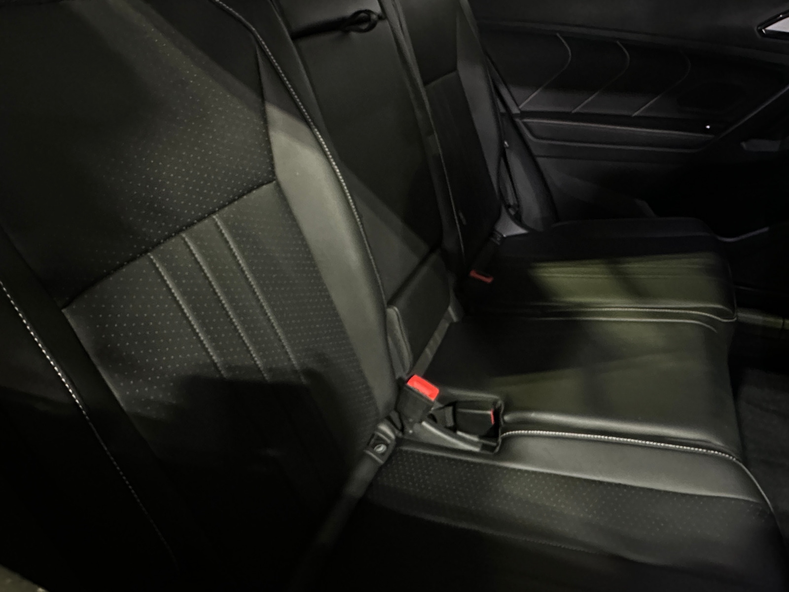 Thumbnail: 2022 Volkswagen Tiguan - 5