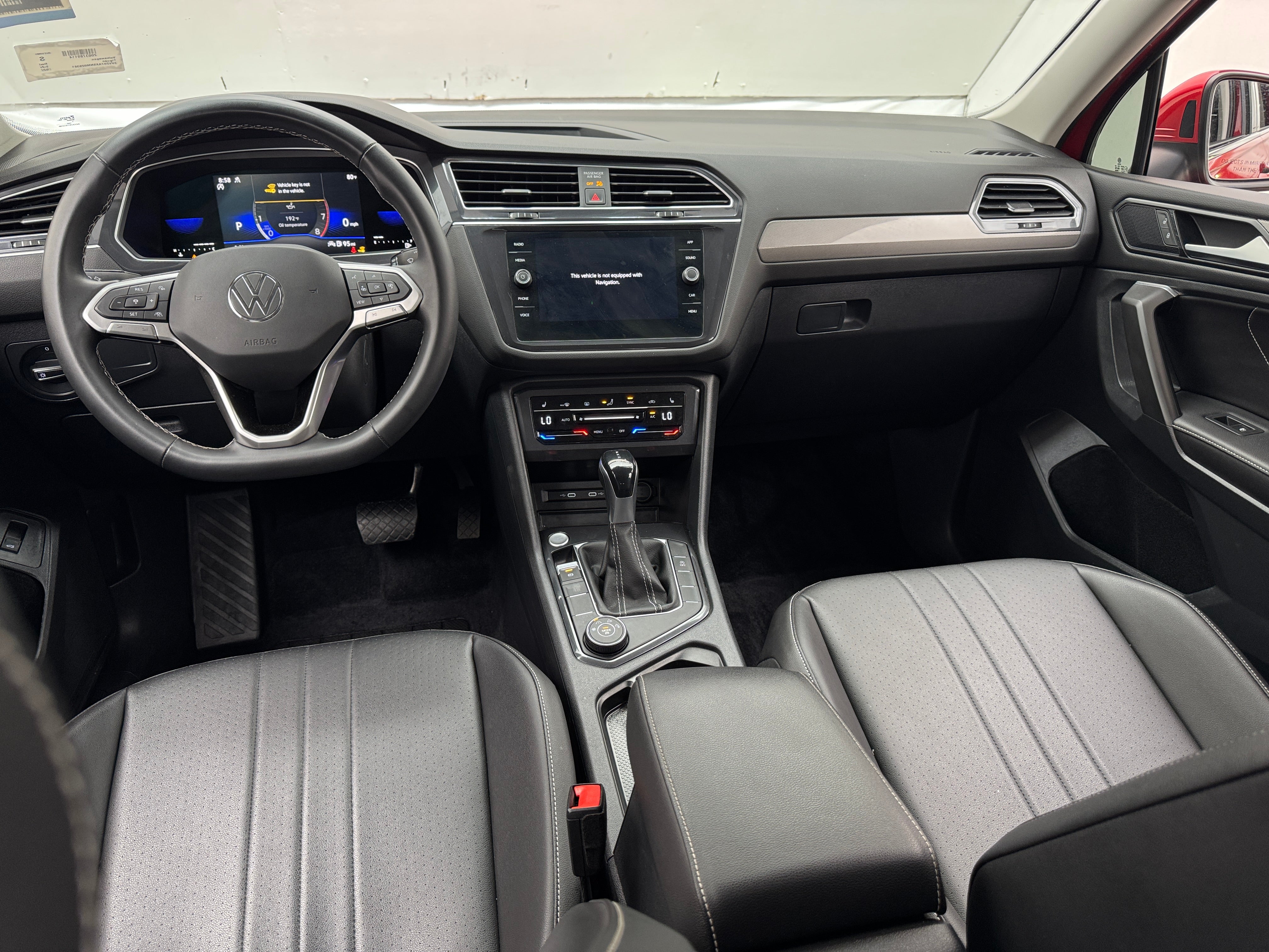 2022 Volkswagen Tiguan SE 2