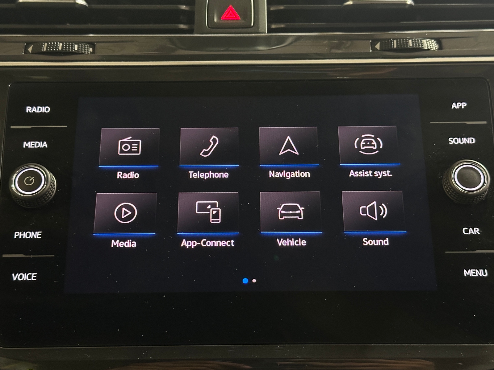 Thumbnail: 2022 Volkswagen Tiguan - 3