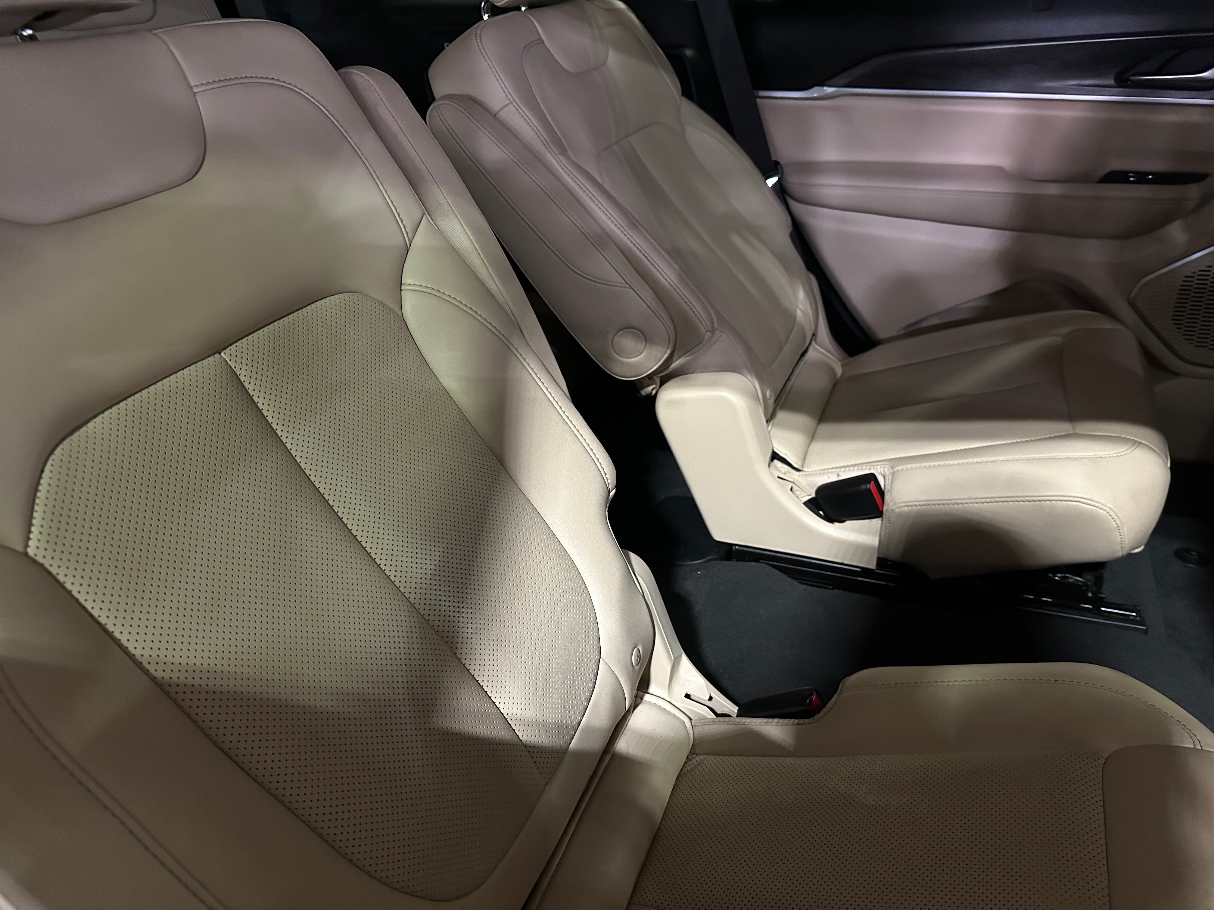 2022 Jeep Grand Cherokee L Limited Edition 5