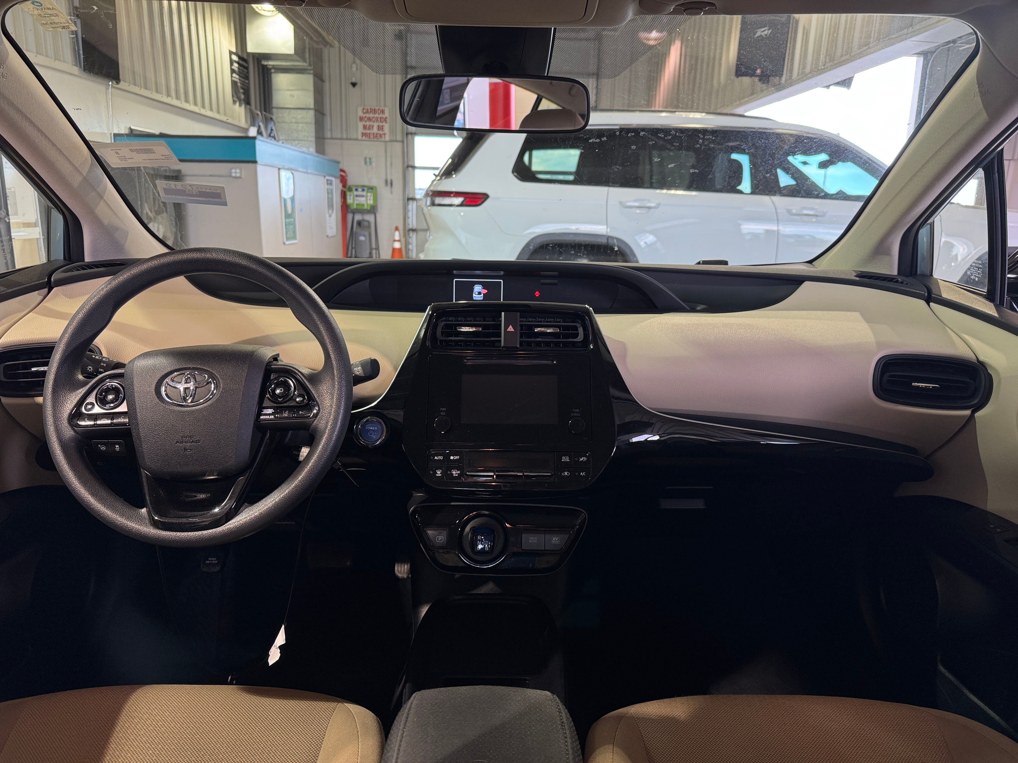 2019 Toyota Prius LE 3
