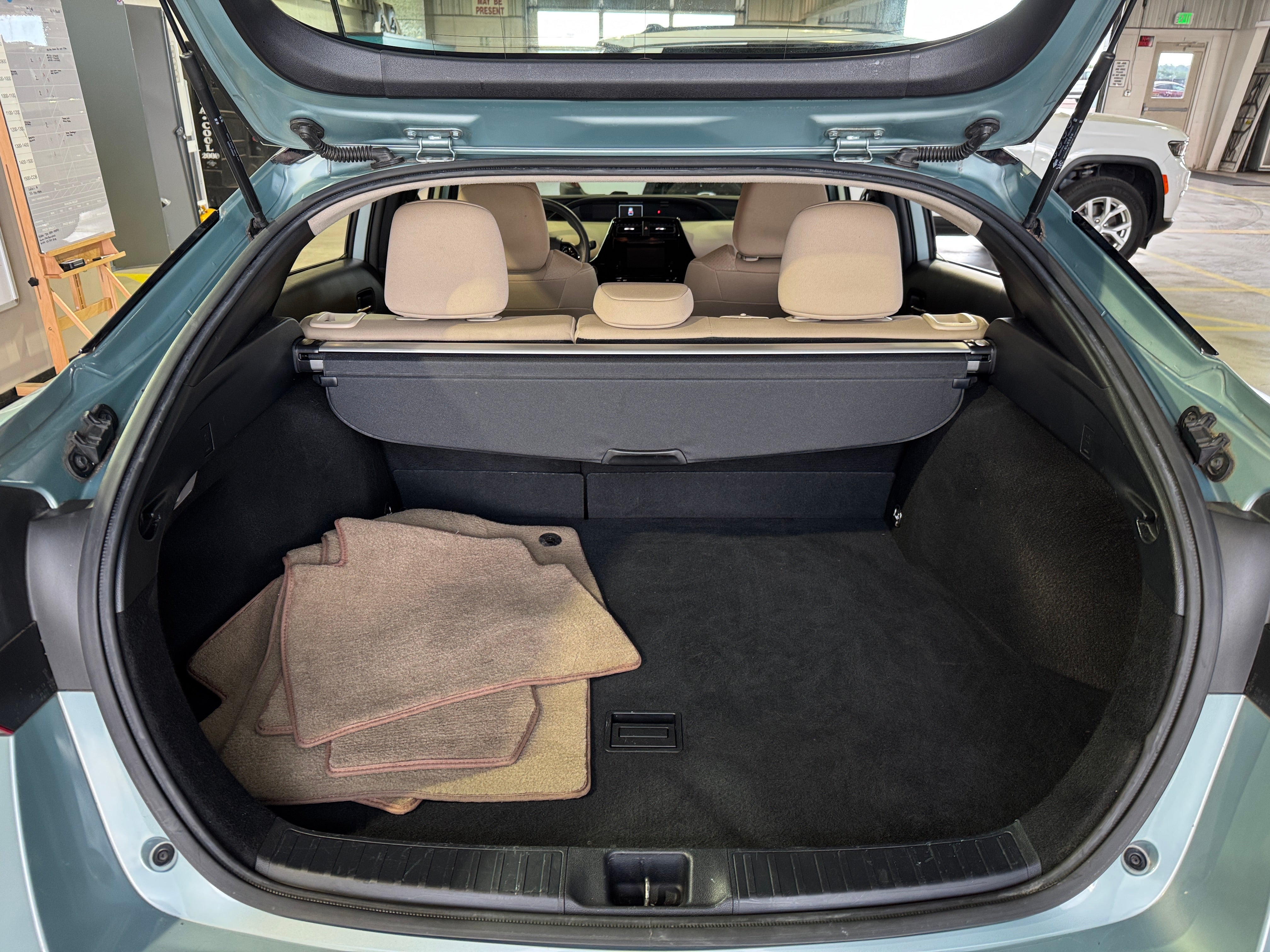 2019 Toyota Prius LE 7