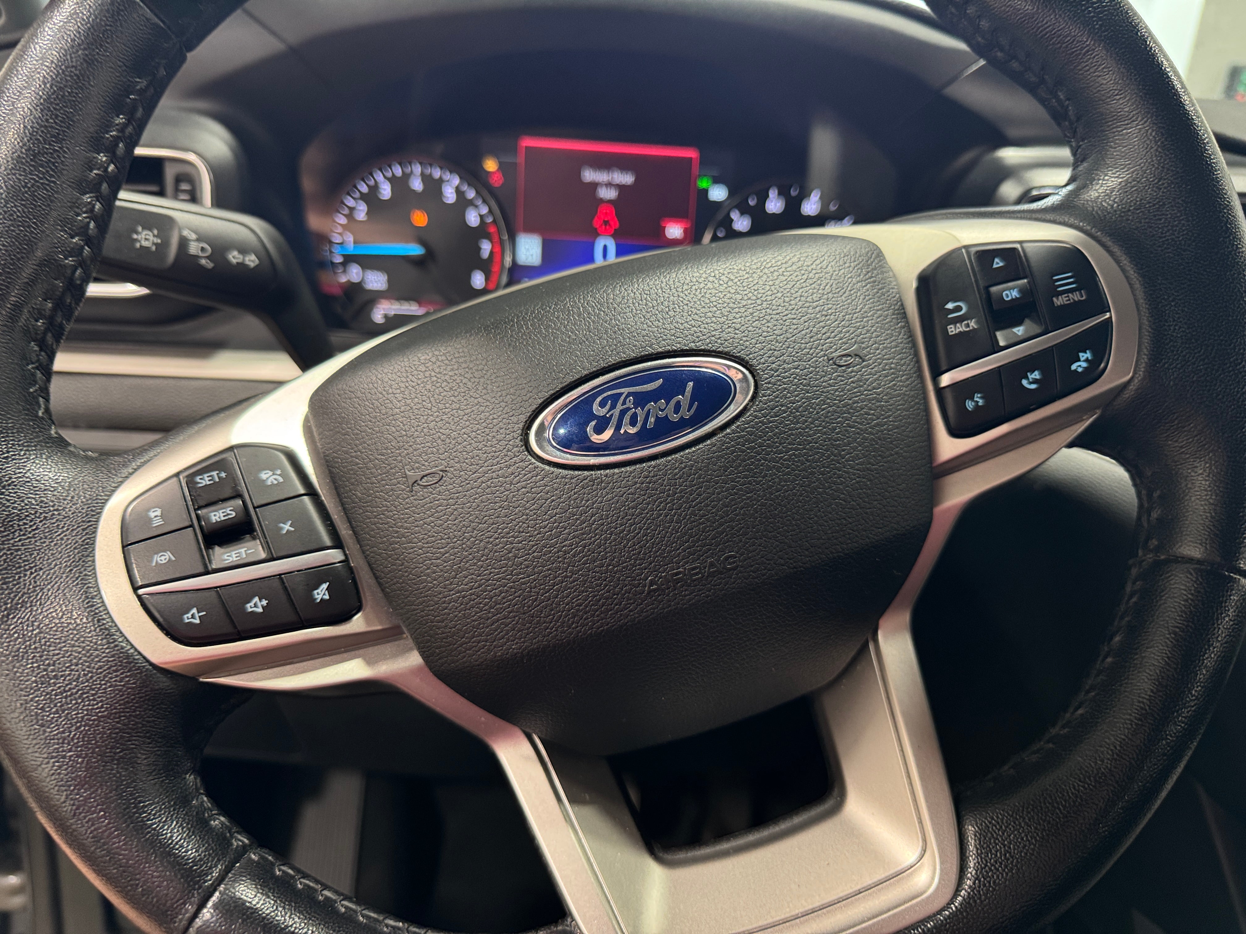 2021 Ford Explorer XLT 4