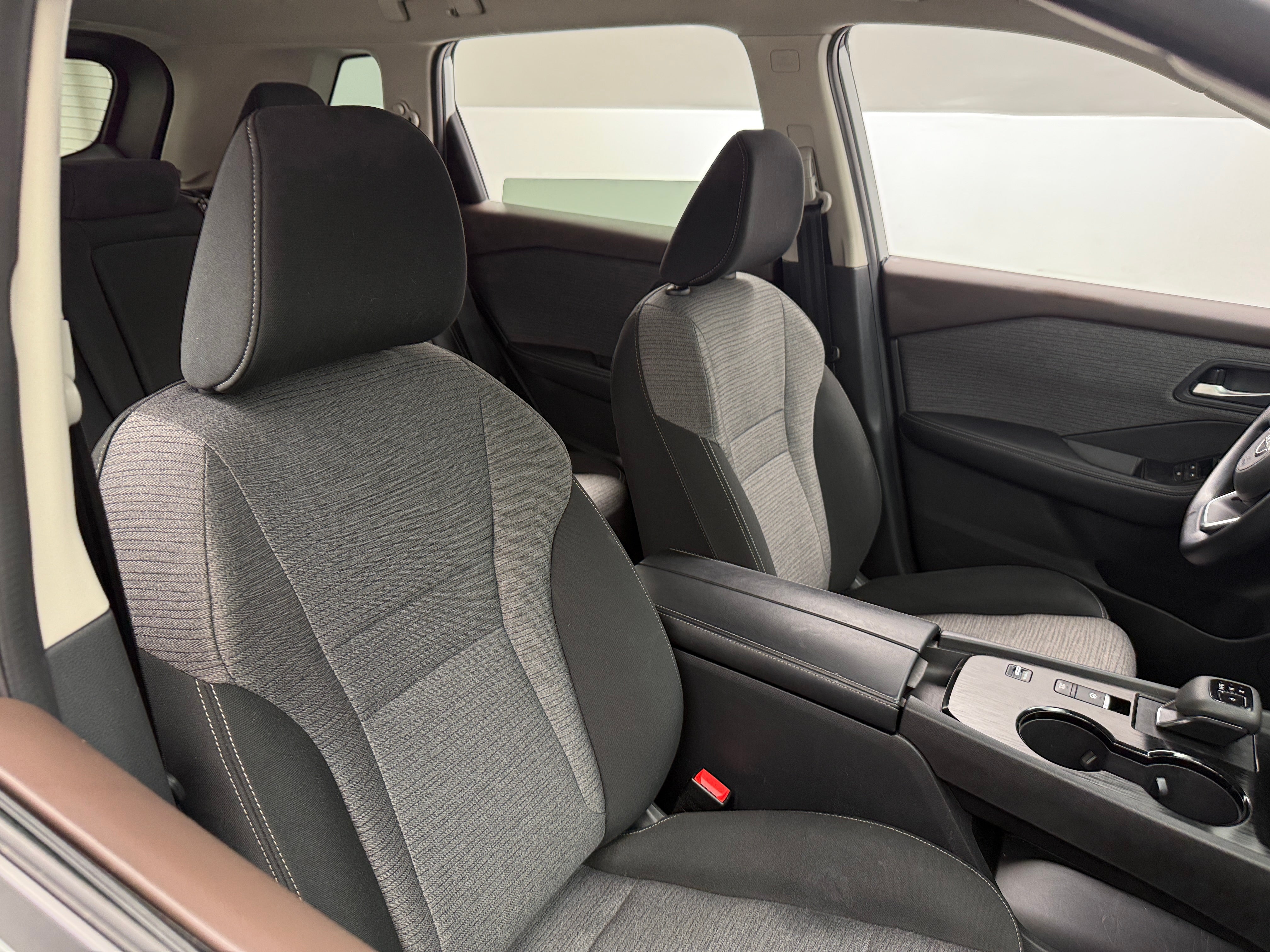 2023 Nissan Rogue SV 2