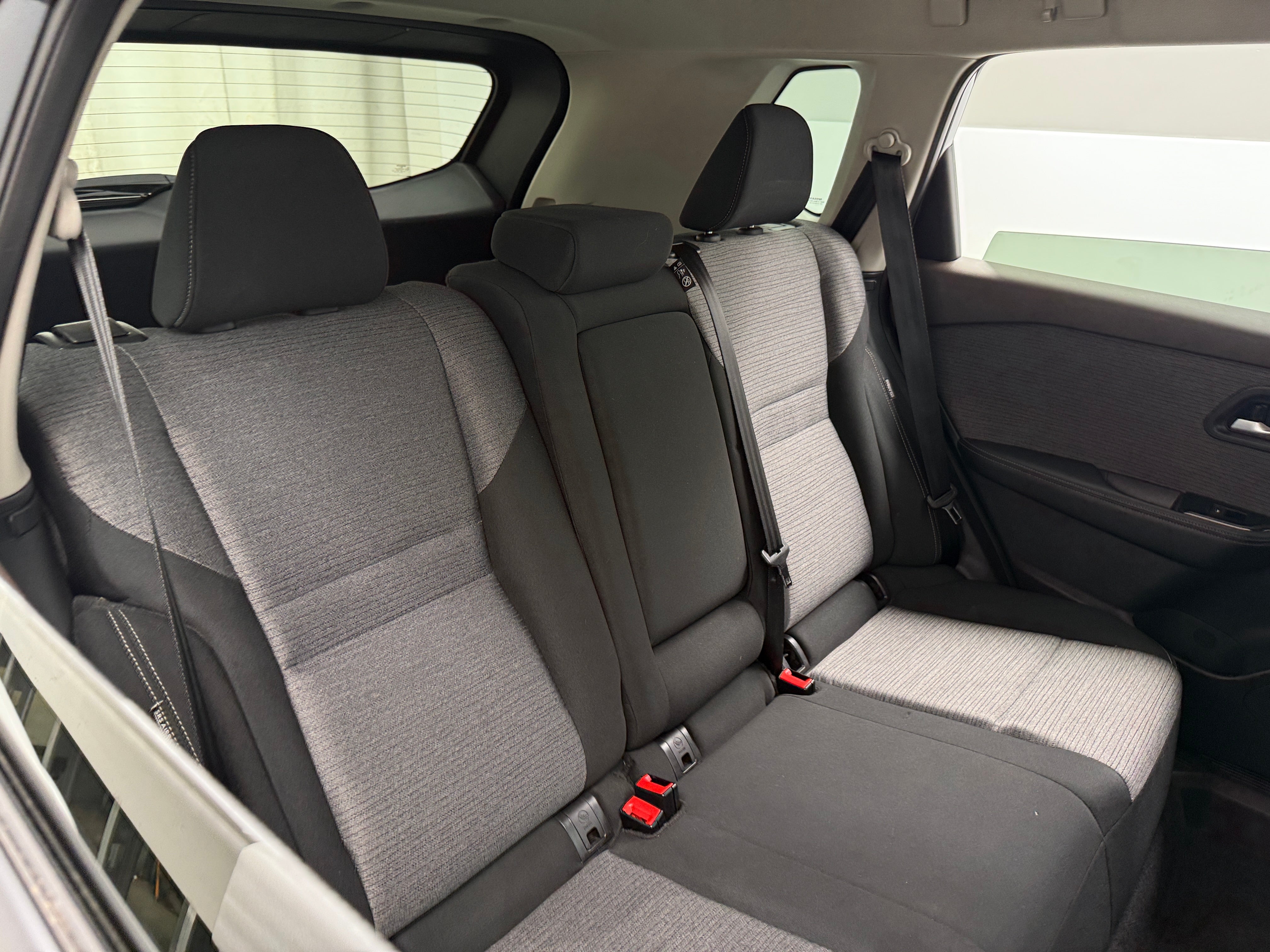 2023 Nissan Rogue SV 6