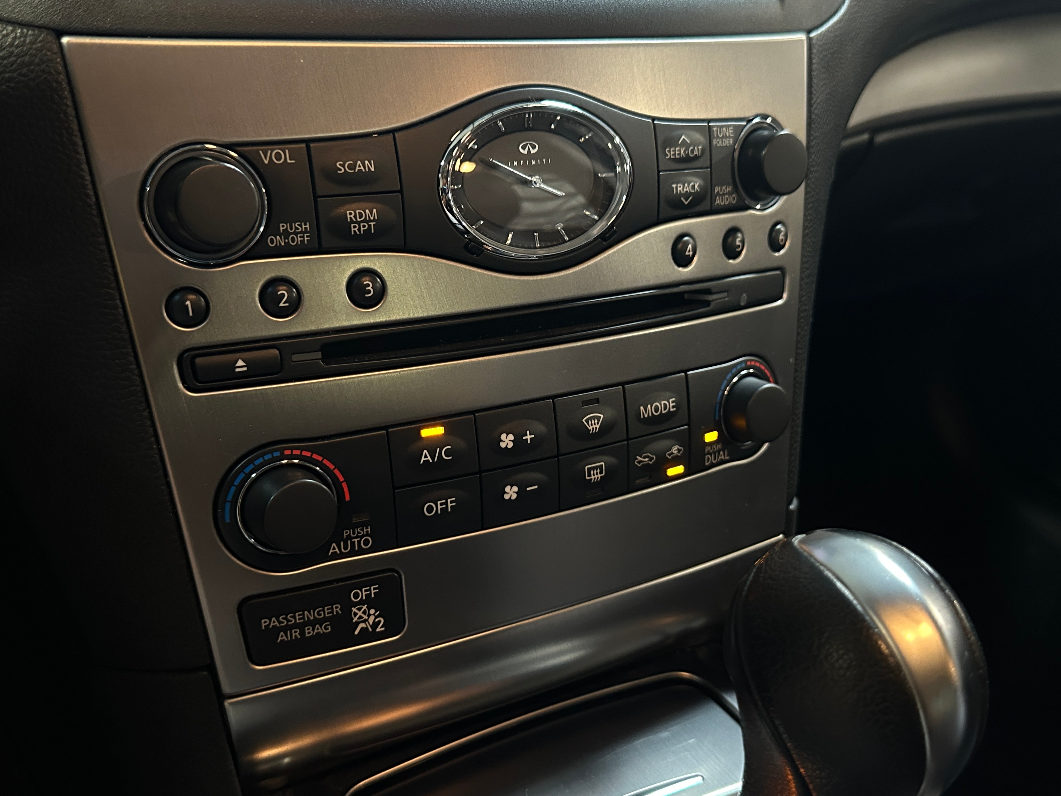 2013 INFINITI G37 X 3