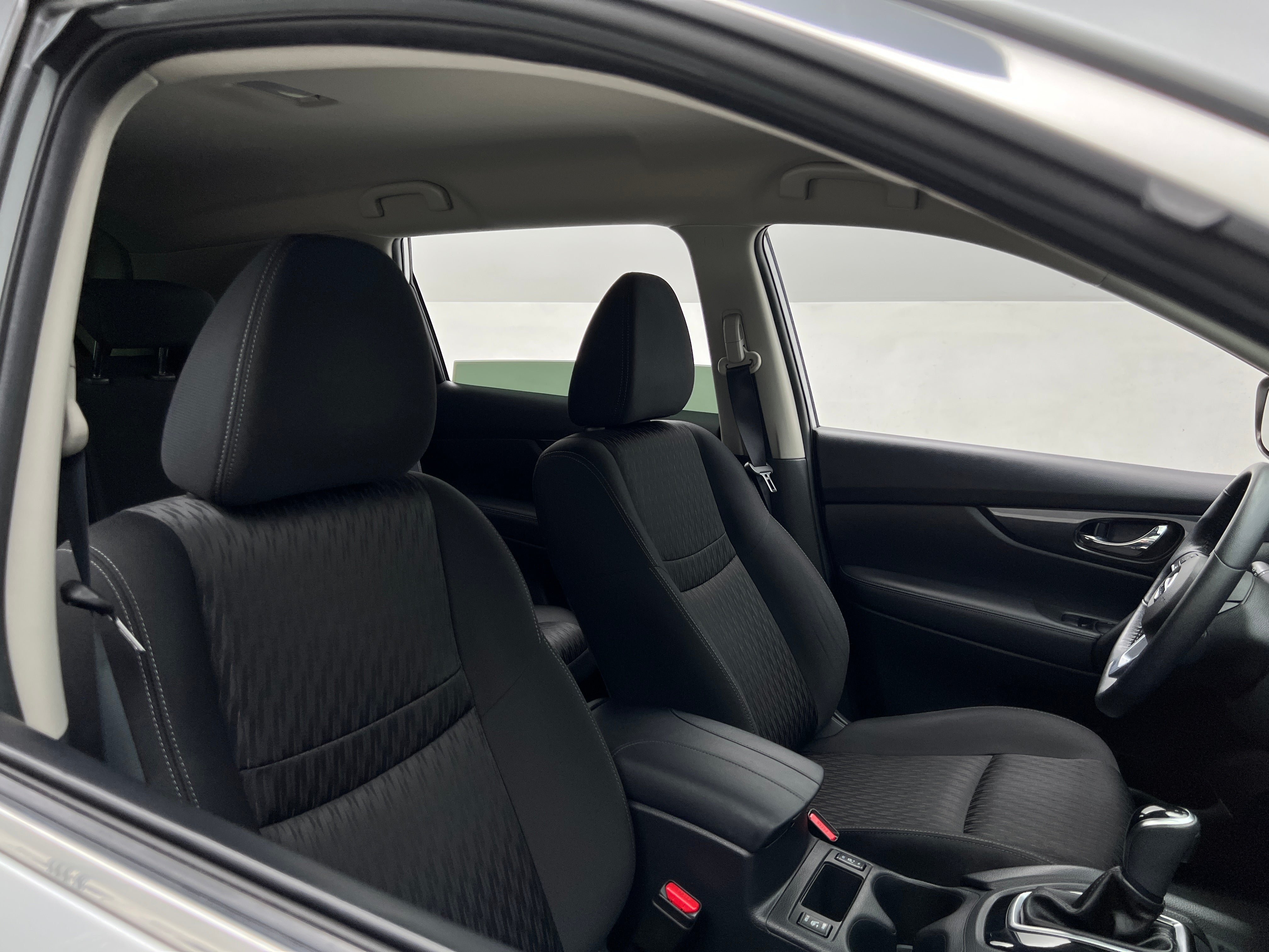 2020 Nissan Rogue SV 2