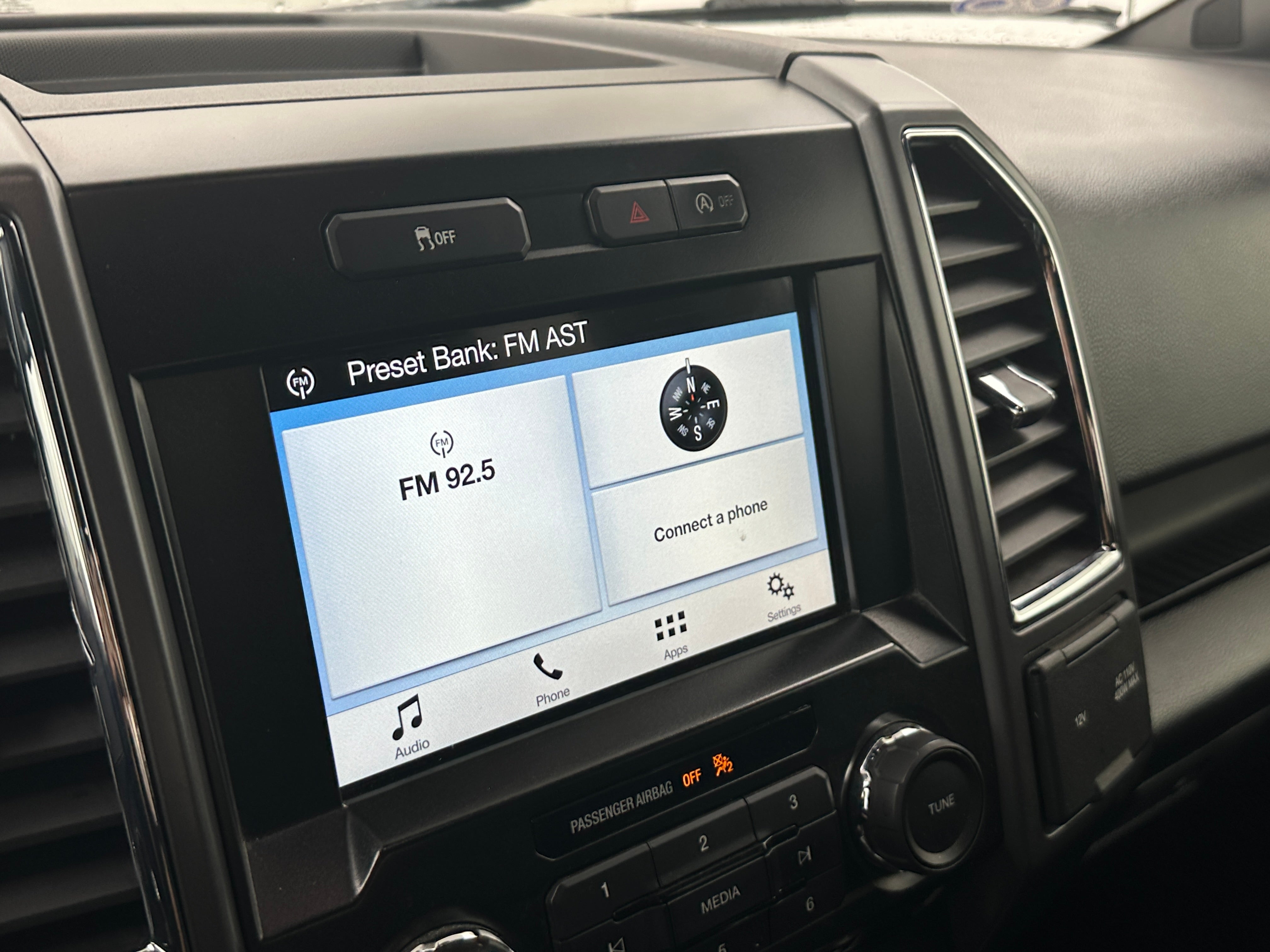 2016 Ford Econoline E-150 4