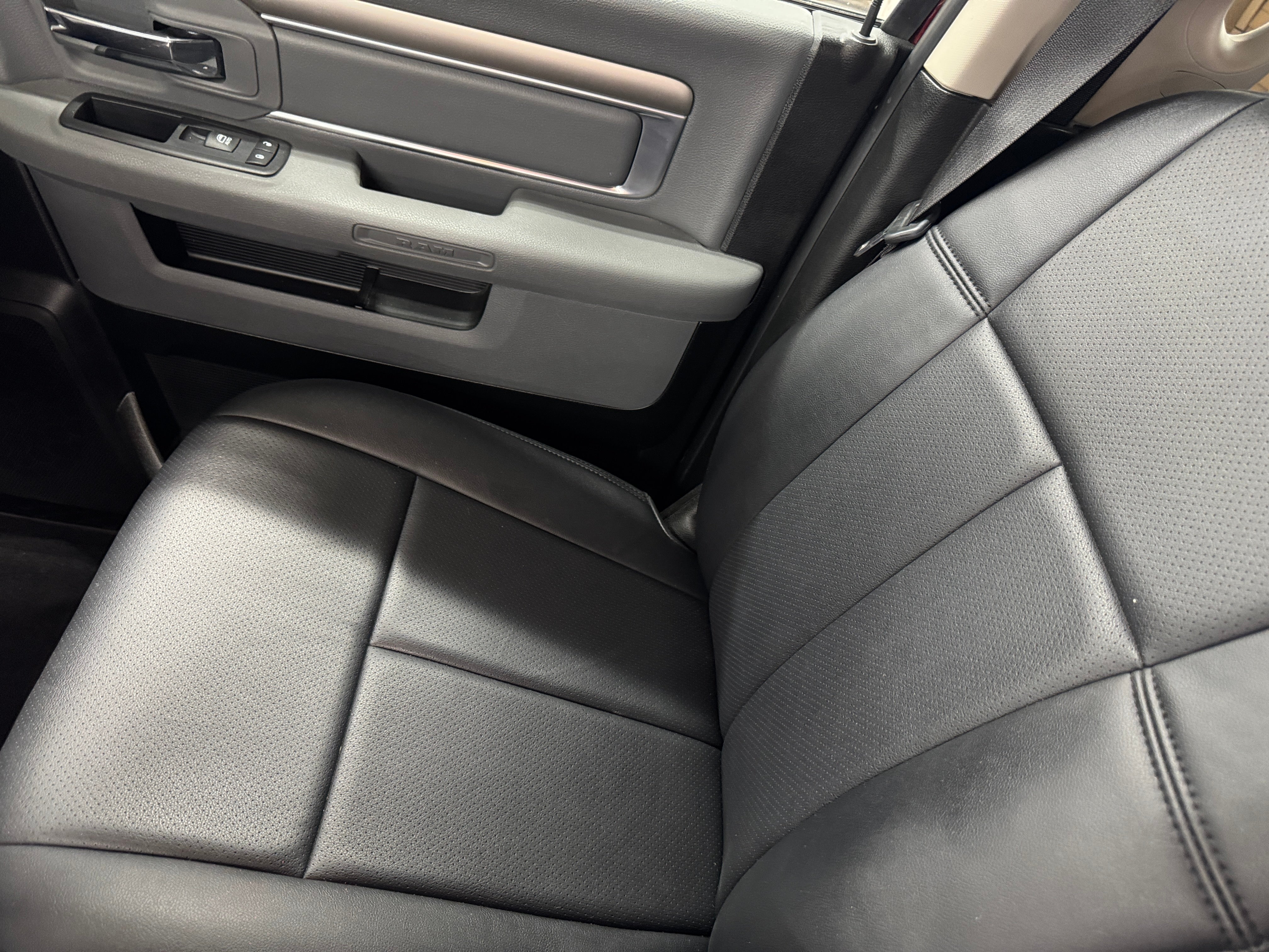 2019 RAM 1500 Classic Warlock 2