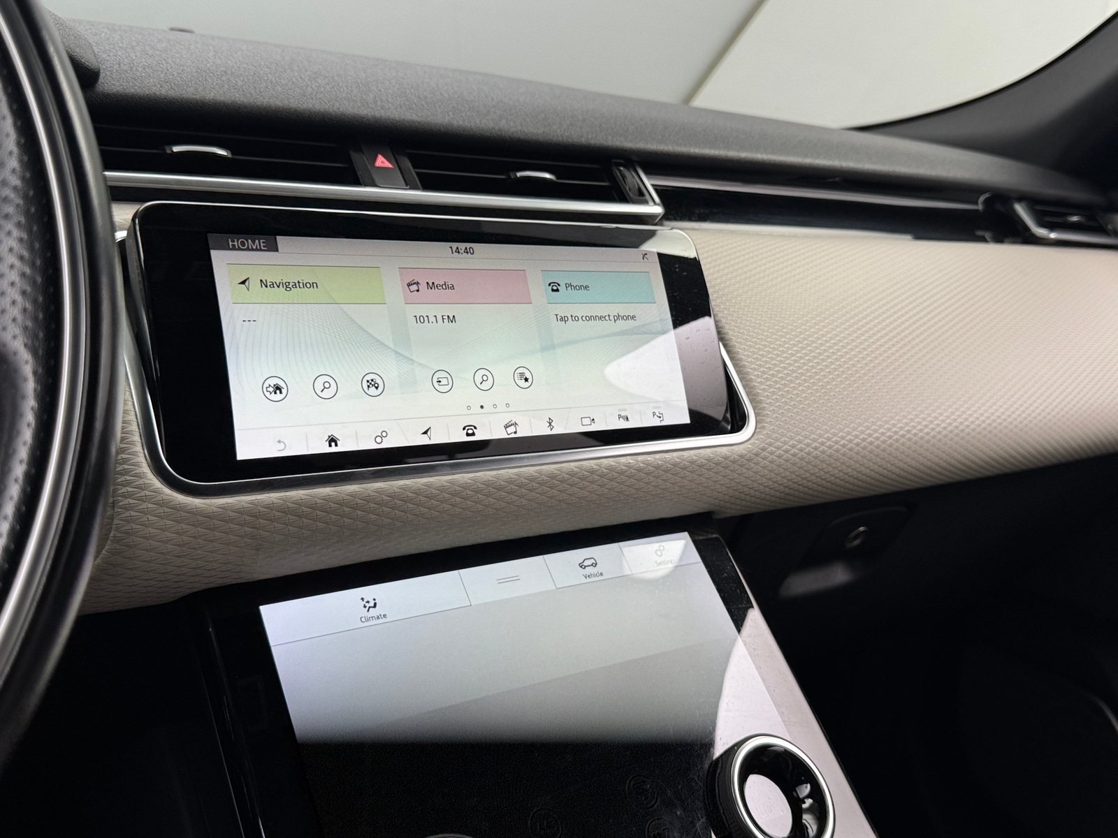 Thumbnail: 2019 Land Rover Range Rover Velar - 3