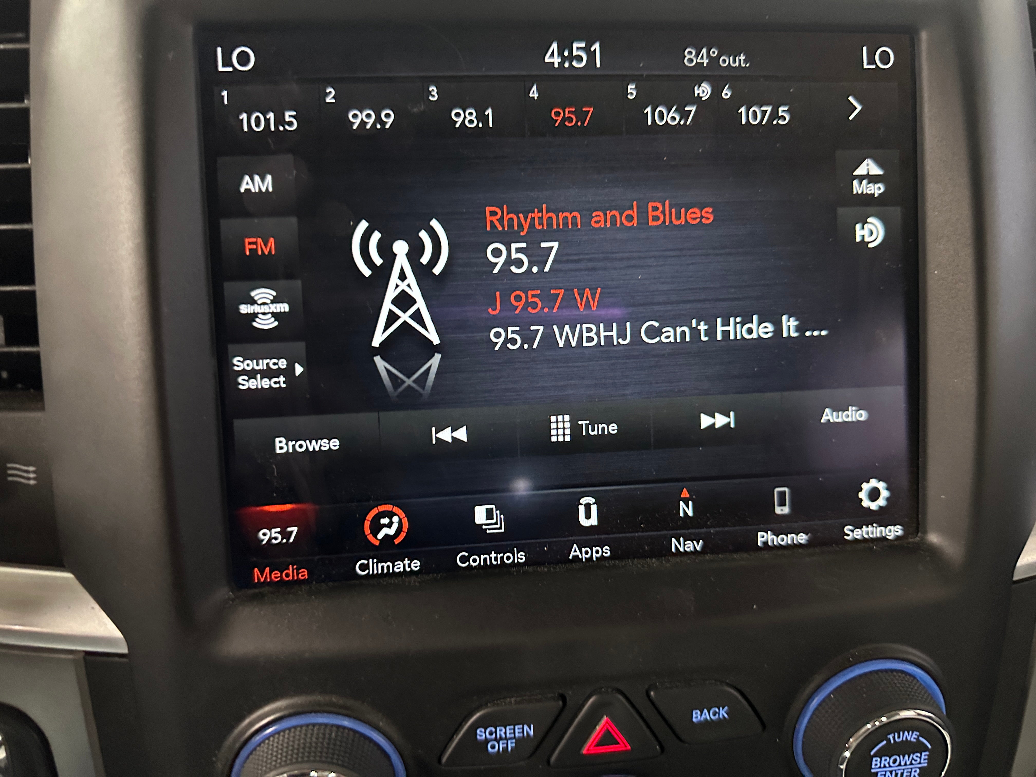 2023 RAM 1500 Classic SLT 4
