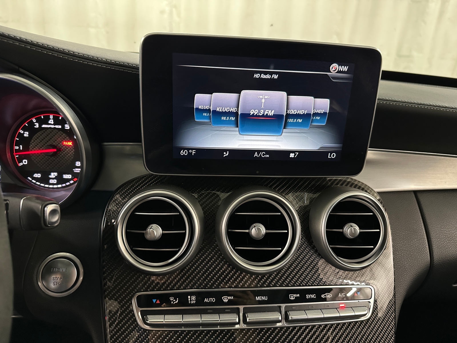 Thumbnail: 2016 Mercedes-Benz C-Class - 3