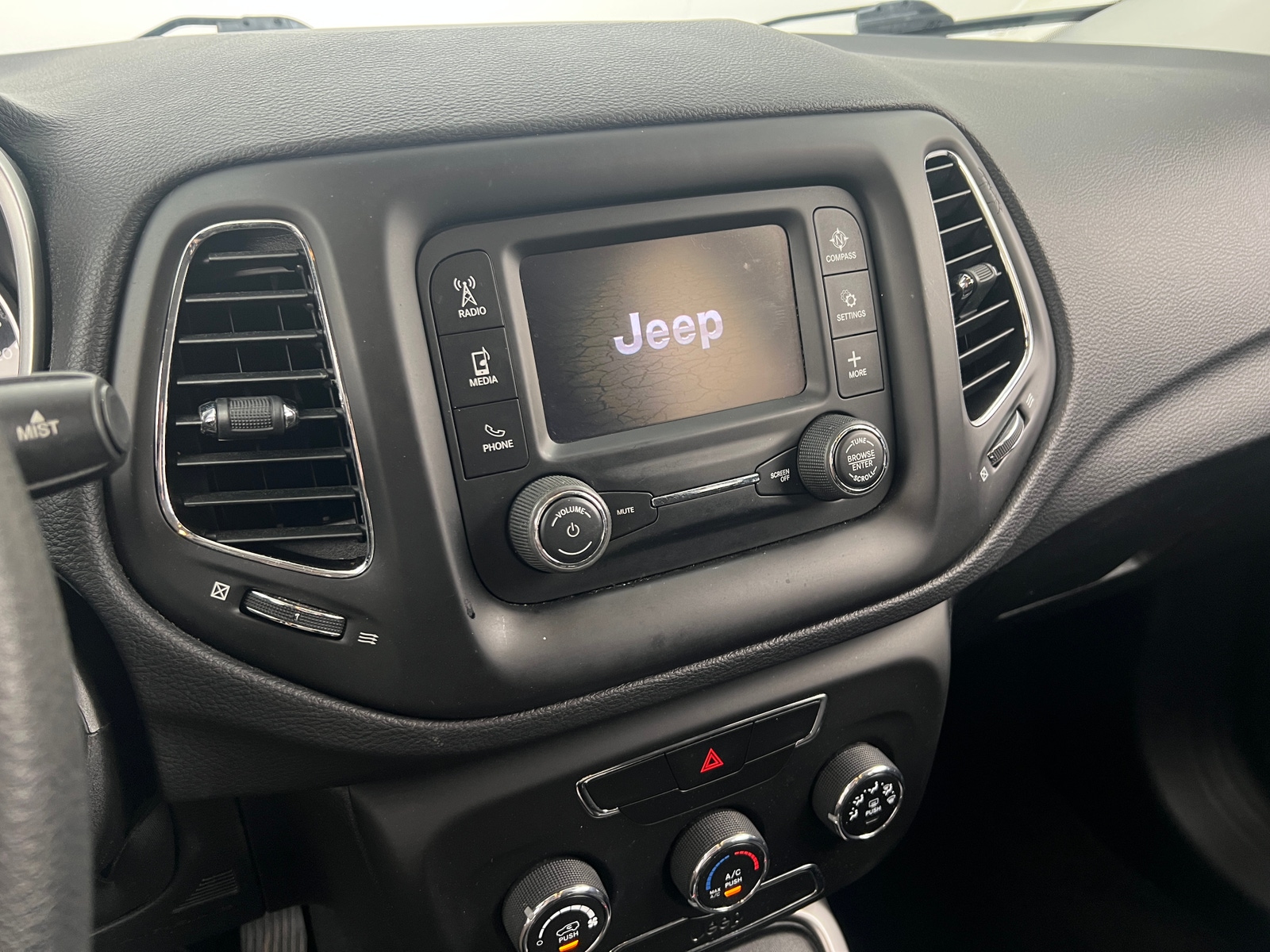 Thumbnail: 2018 Jeep Compass - 4