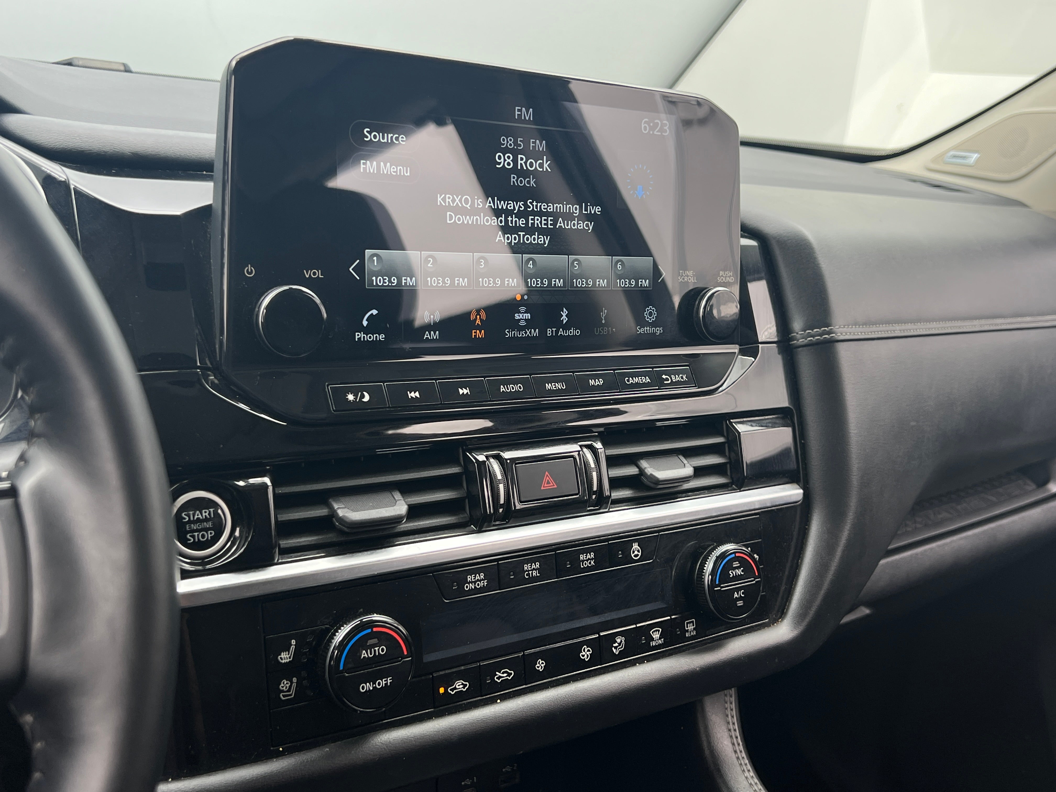 2023 Nissan Pathfinder Platinum 3
