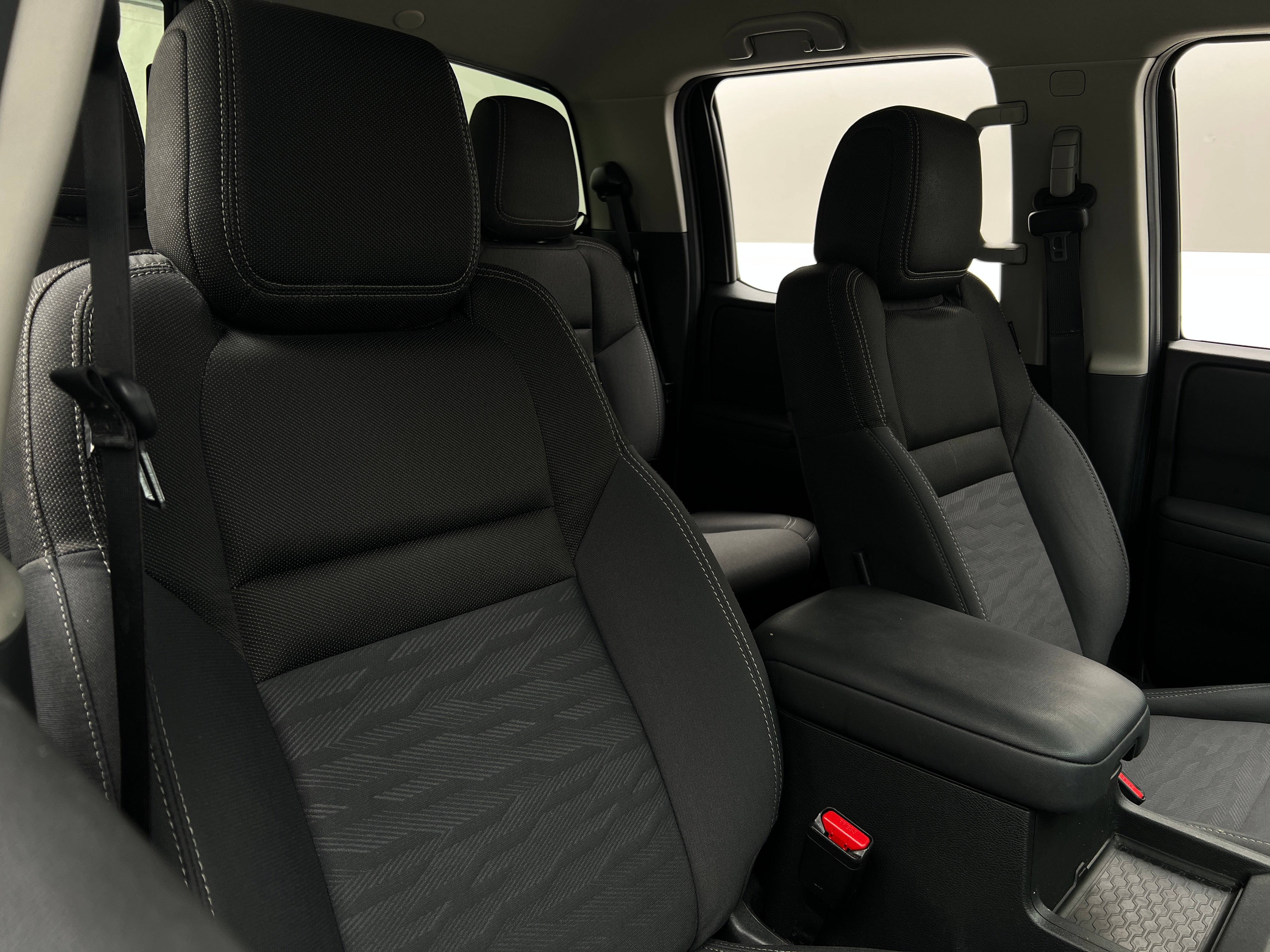 2023 Nissan Frontier SV 2