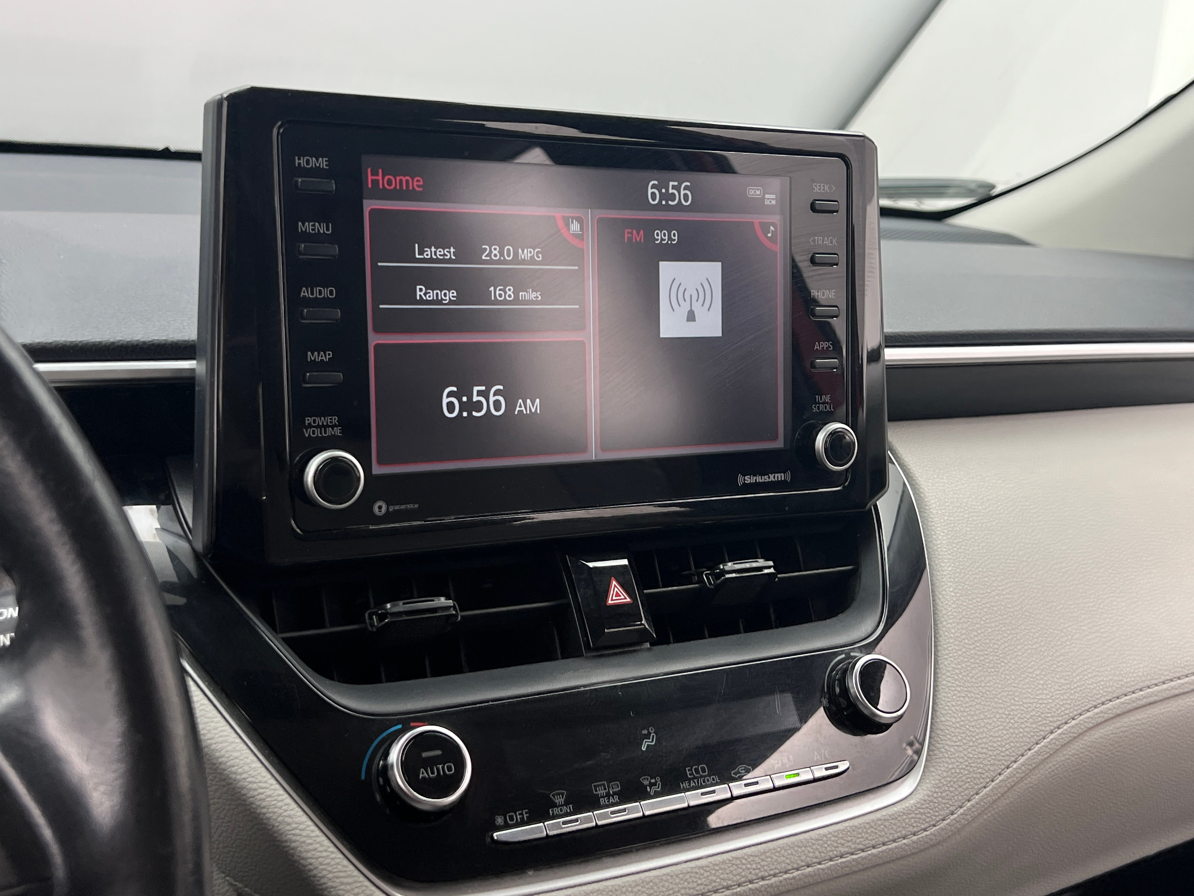 2022 Toyota Corolla Cross LE 4